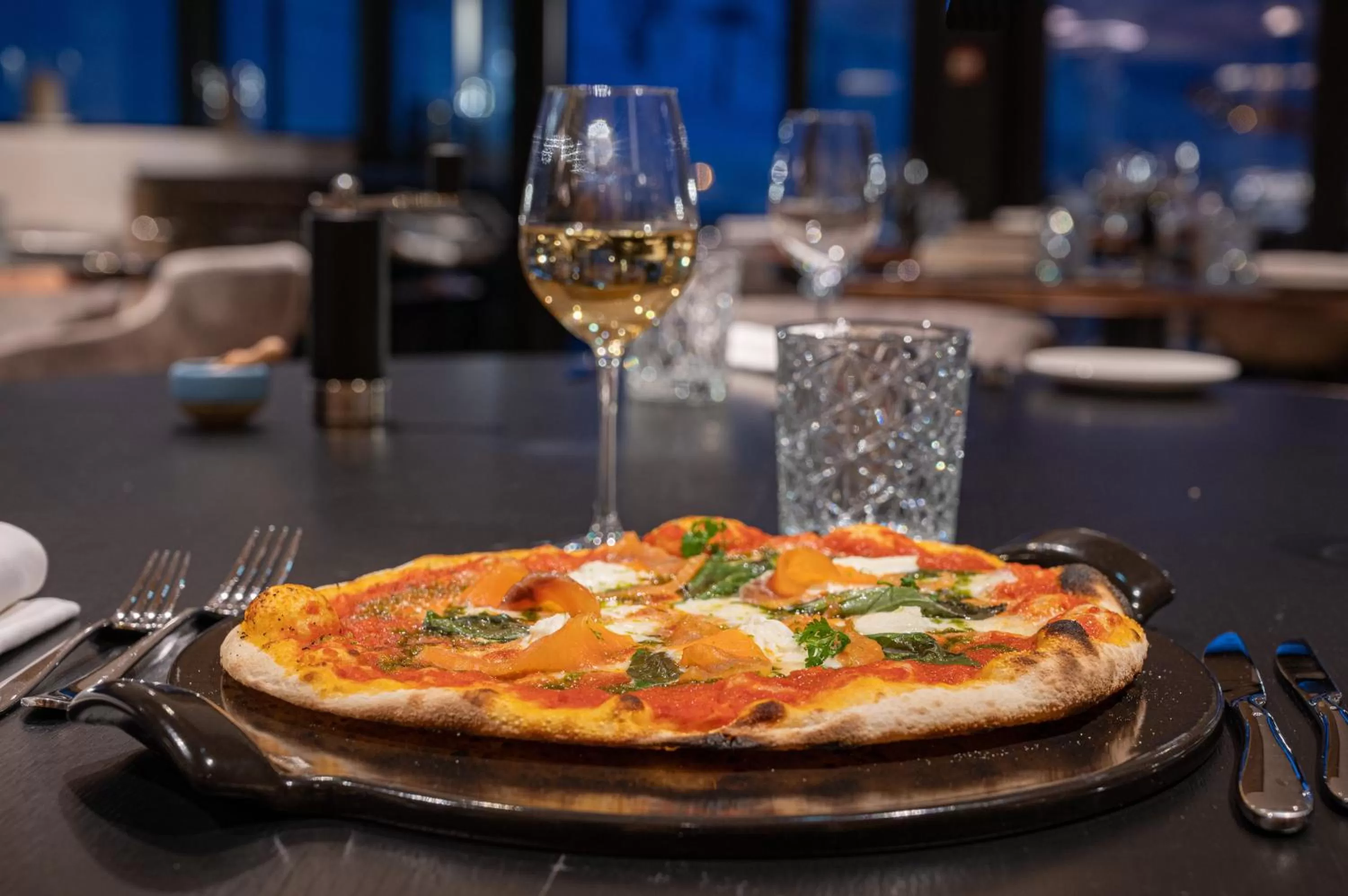 Meals in Hôtel VoulezVous by Les Etincelles