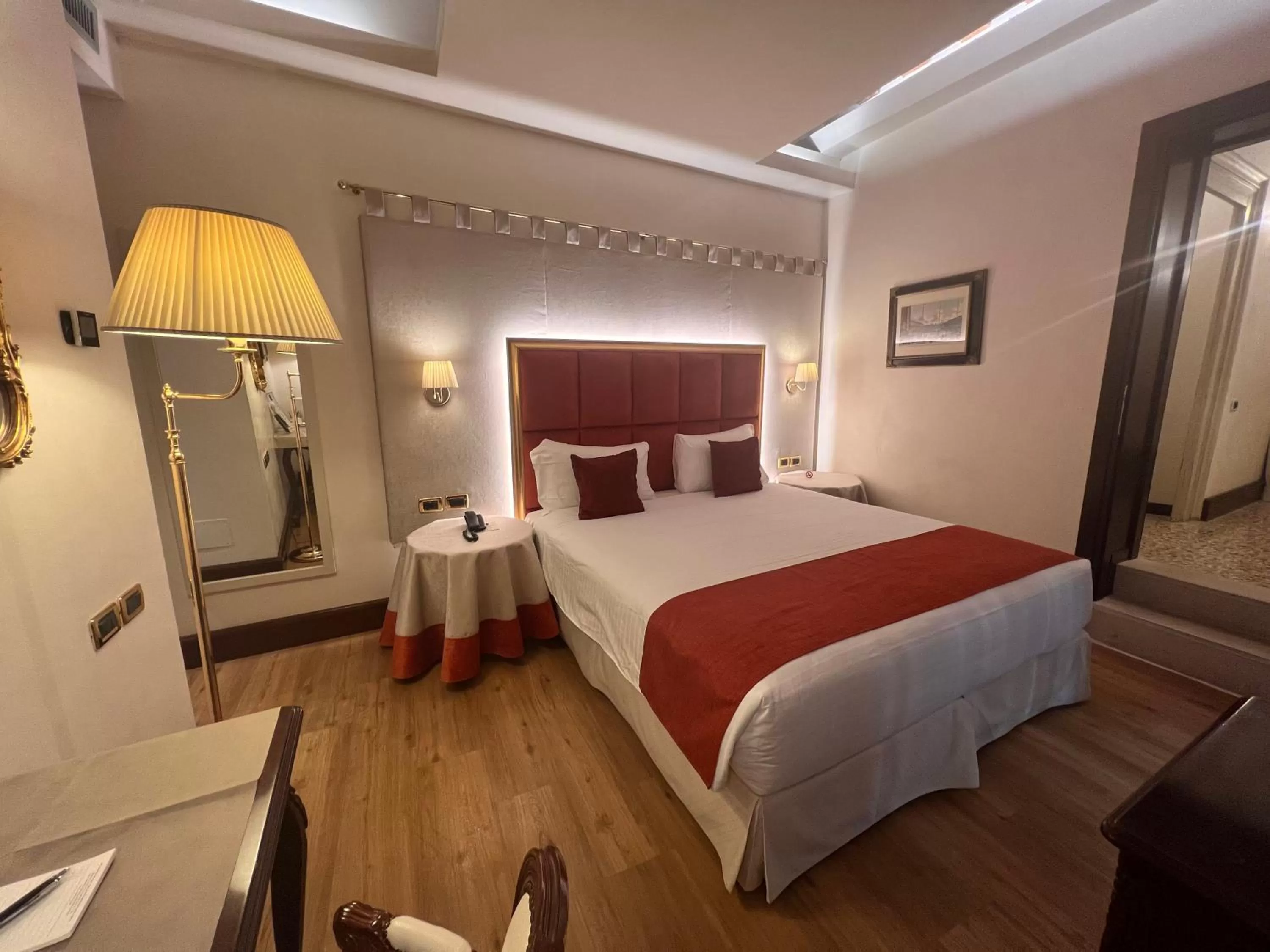 Decorative detail, Bed in Ruzzini Palace Hotel