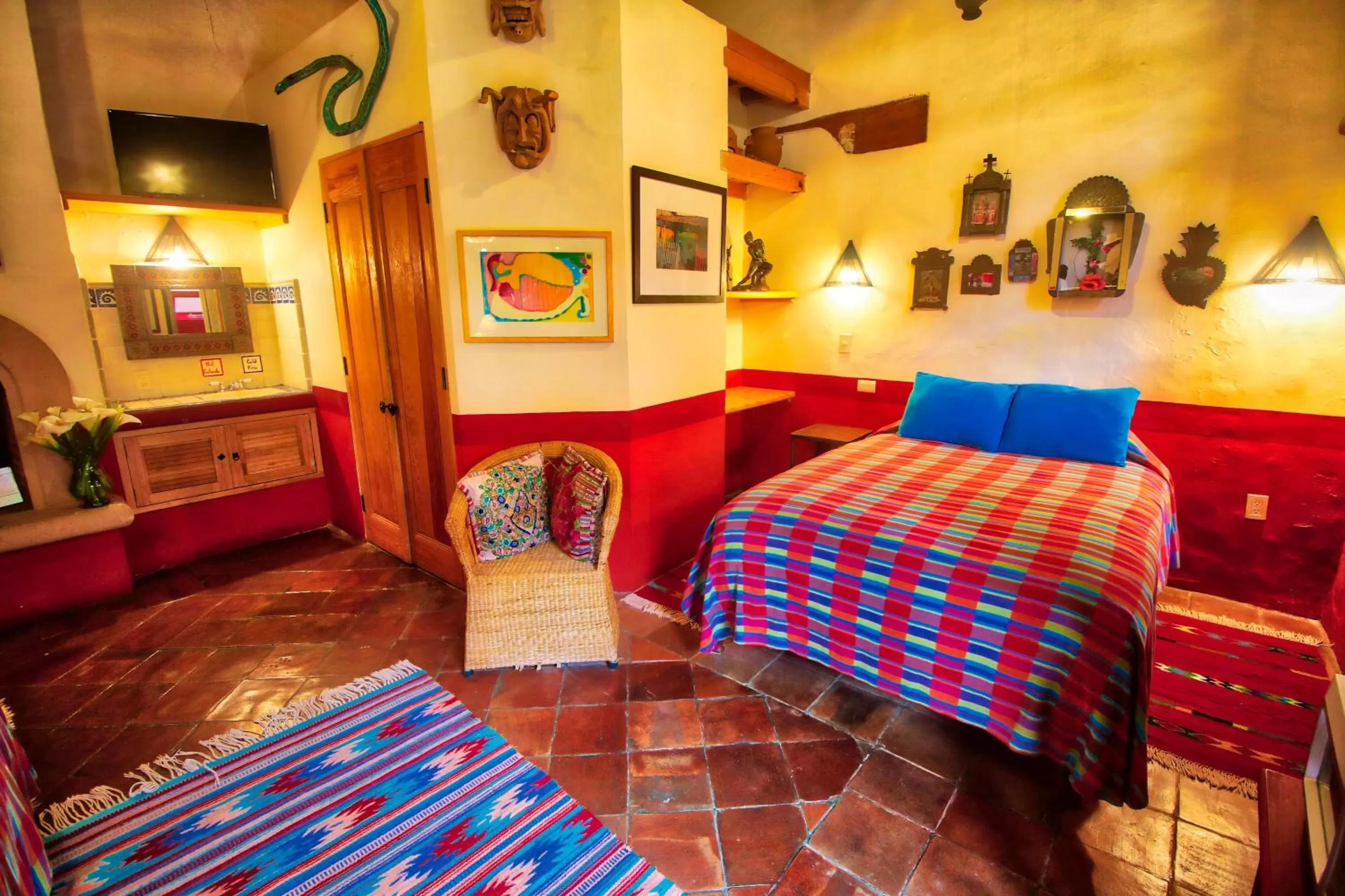 Bedroom, Bed in Hotel Casa Encantada