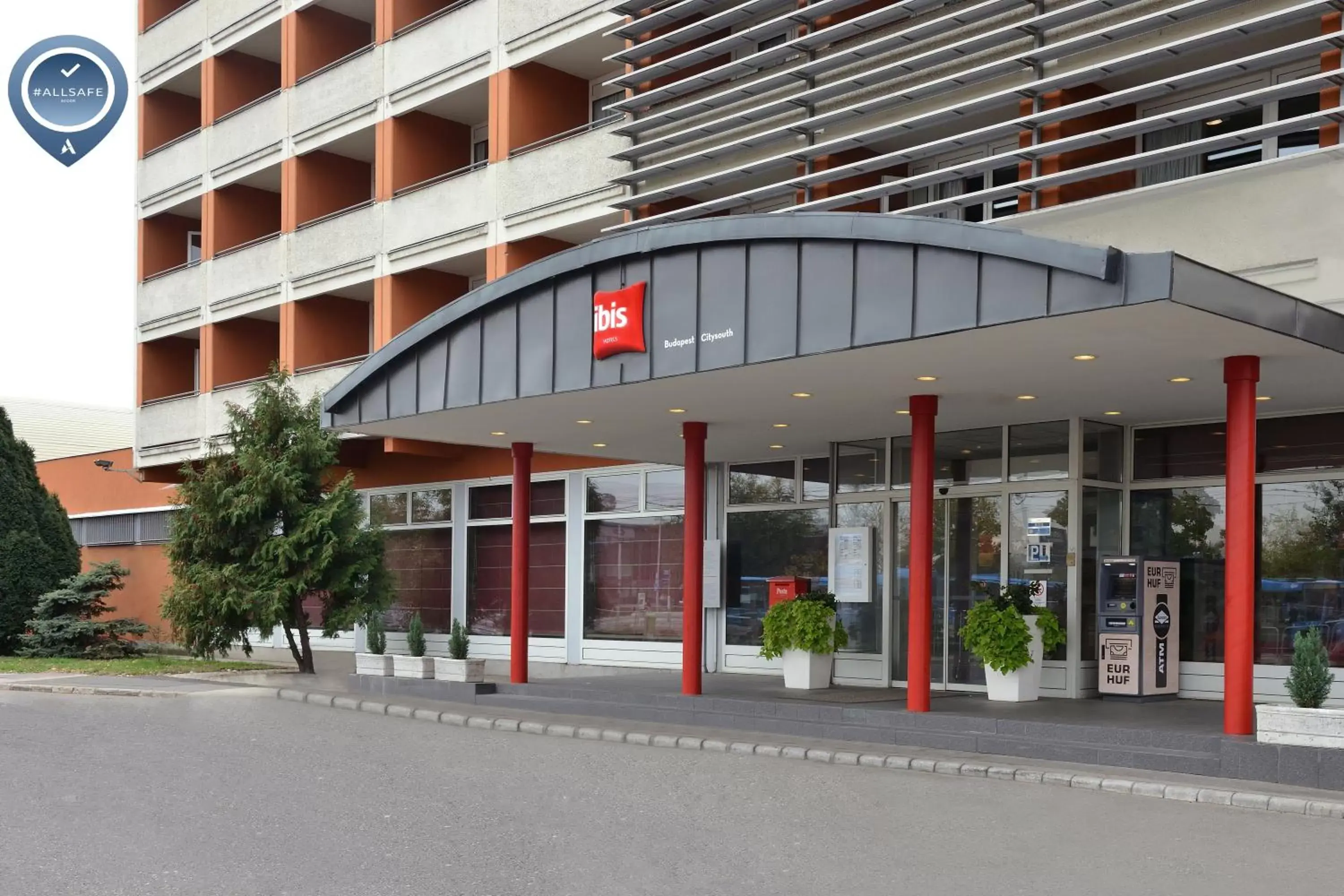 Facade/entrance, Property Building in Ibis Budapest Citysouth