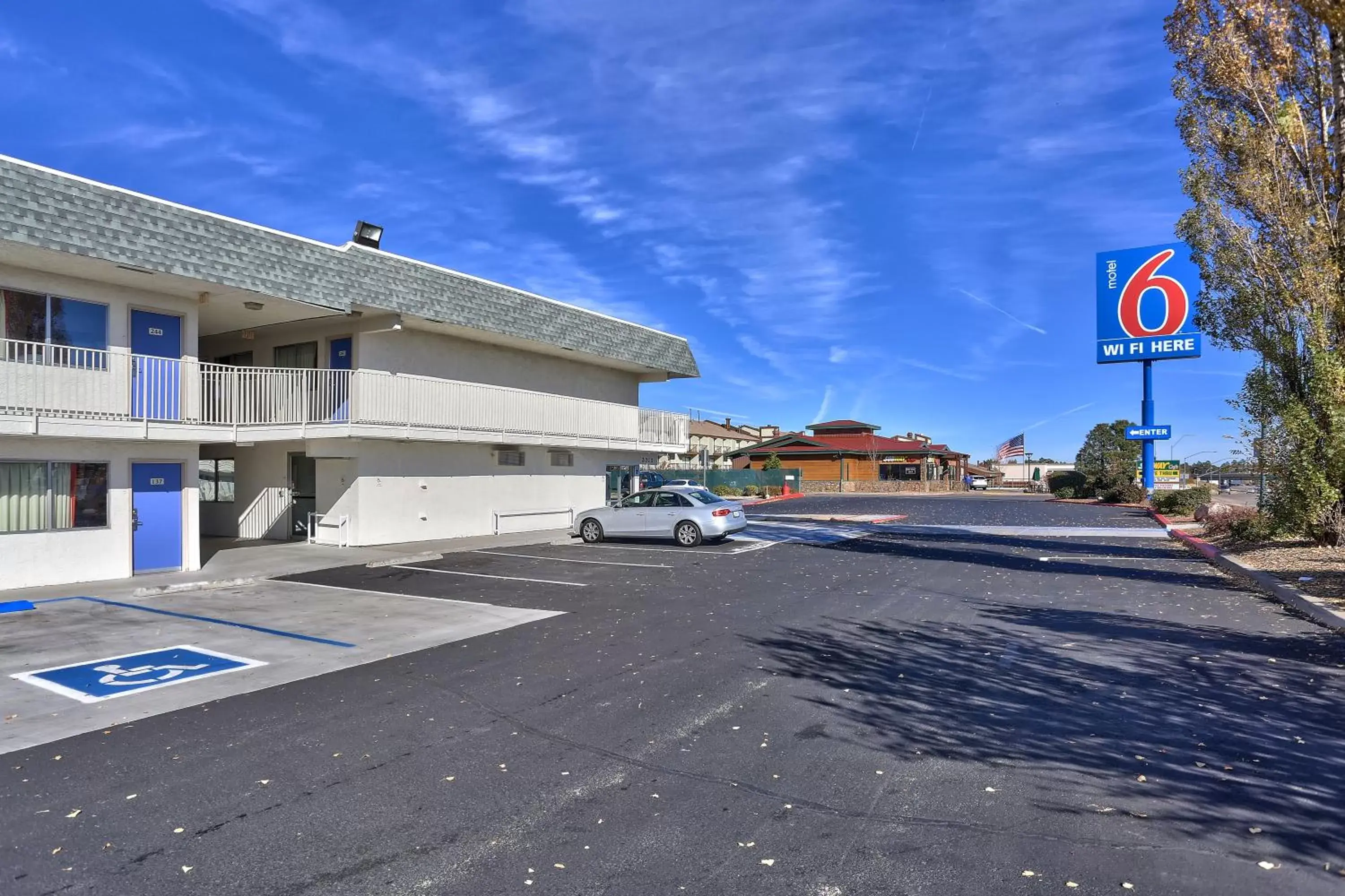 Facade/entrance, Property Building in Motel 6-Flagstaff, AZ - Butler