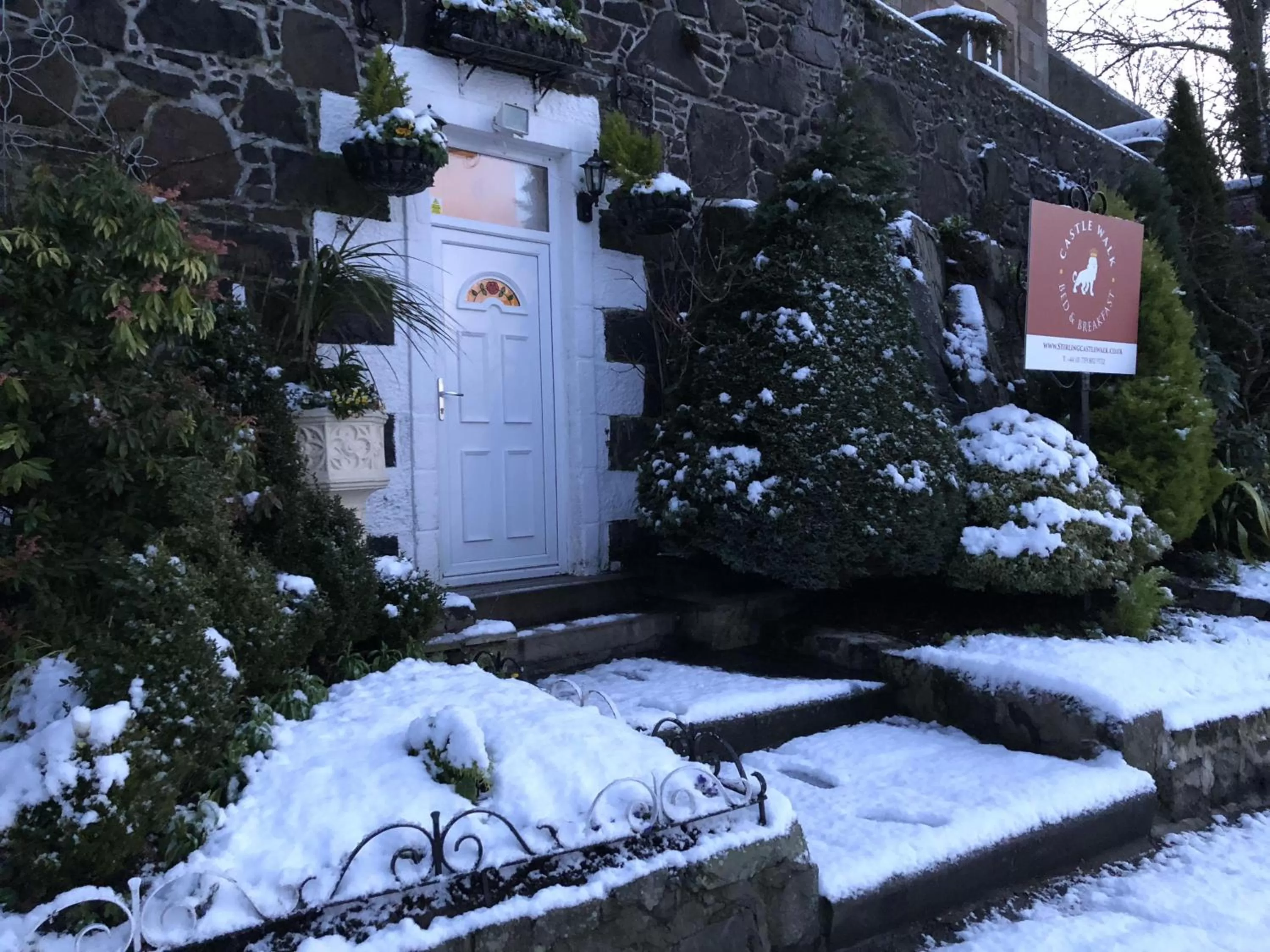 Property building in Castle Walk Bed & Breakfast