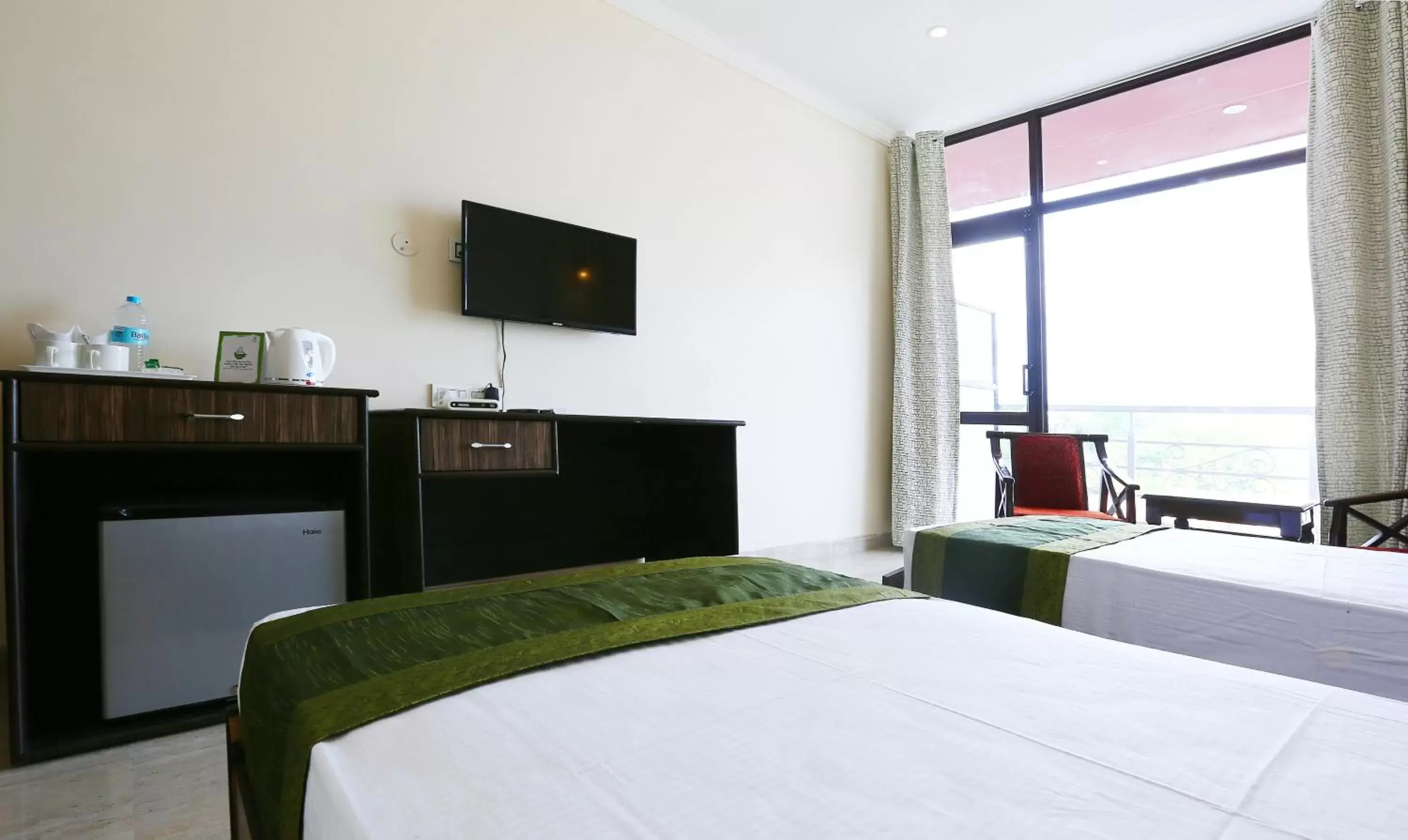 TV and multimedia, Bed in Treebo Blessing Bells TV and multimedia, Bed in Treebo Blessing Bells