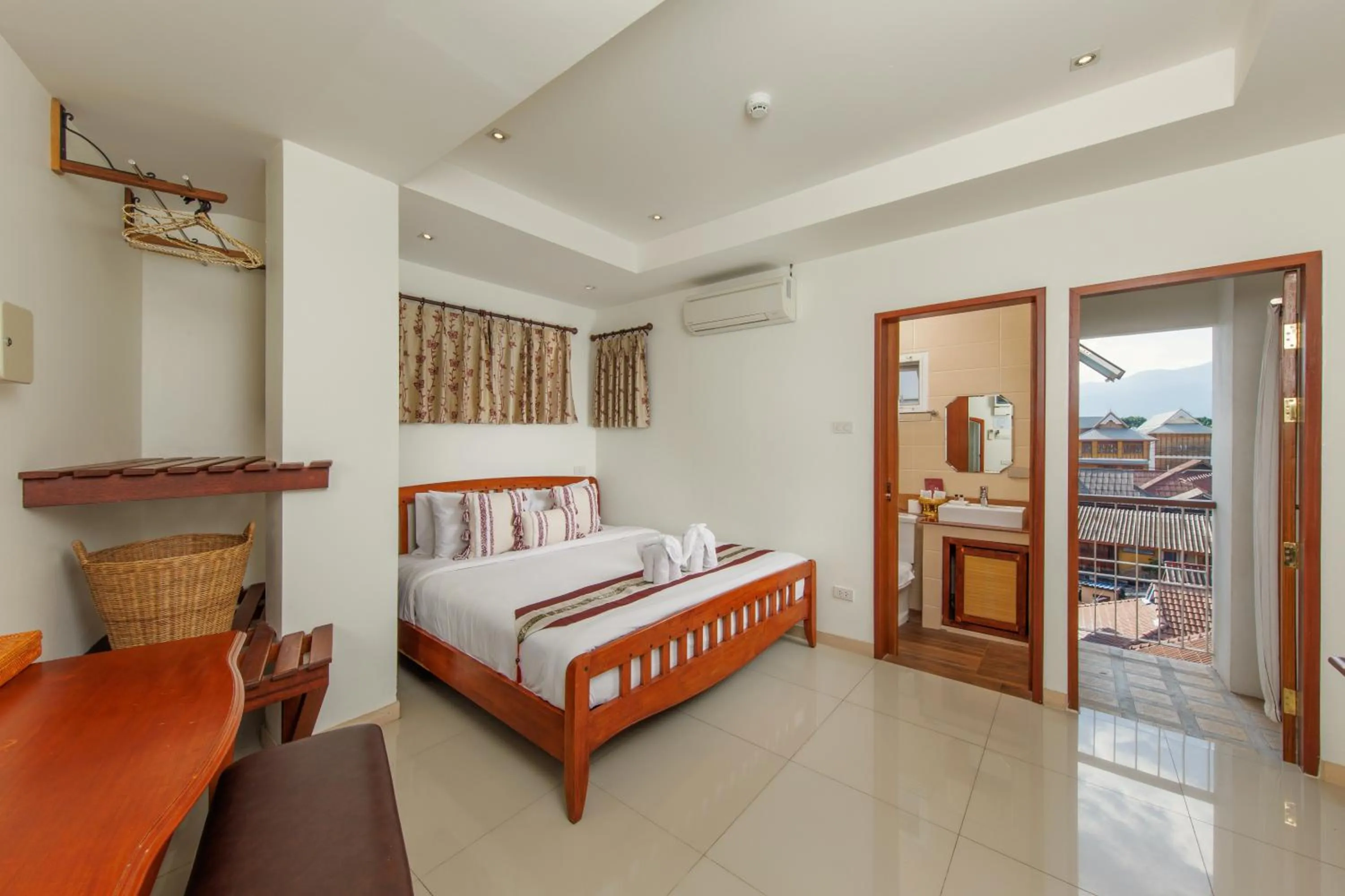 Balcony/Terrace, Bed in Rendezvous Classic House