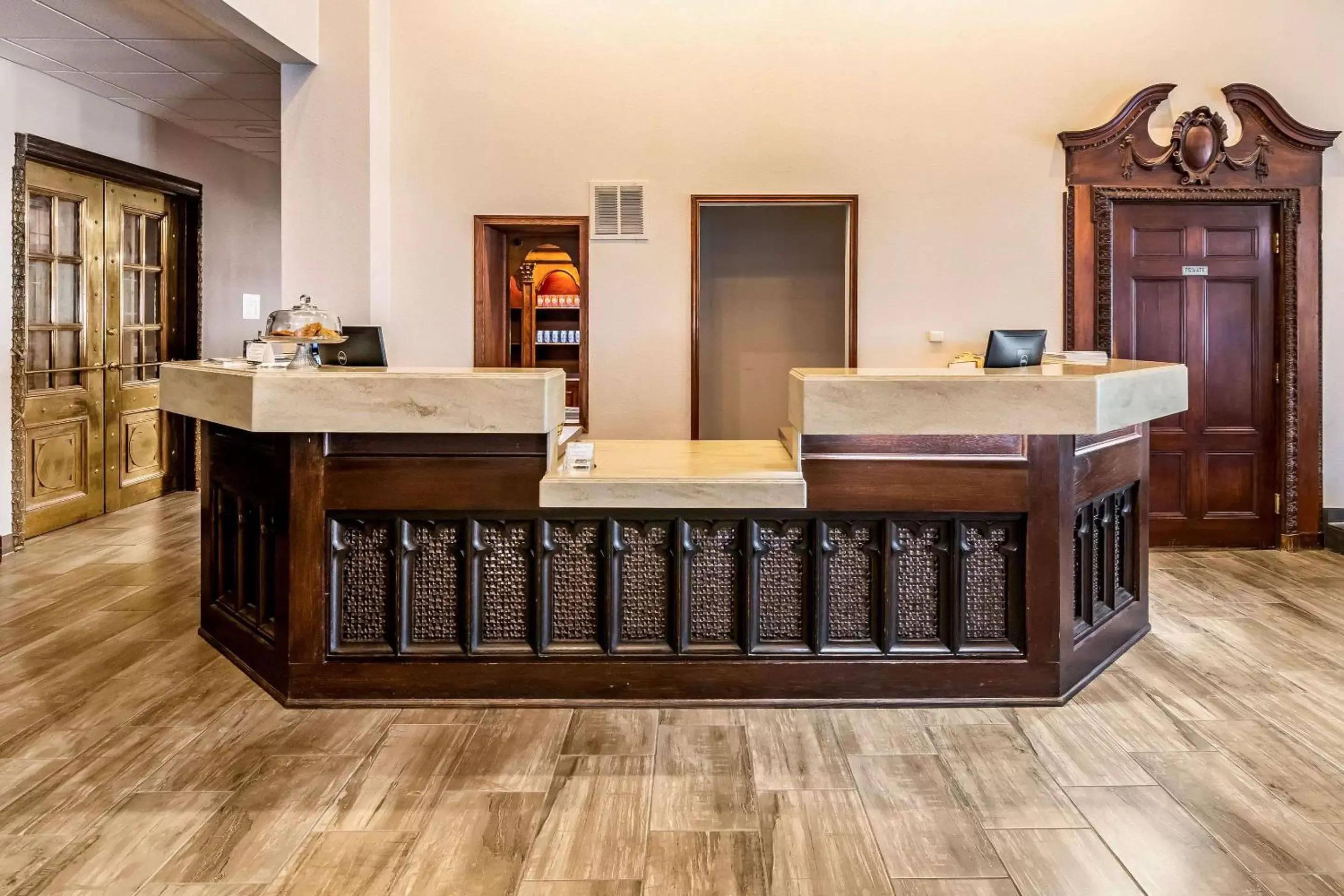 Lobby or reception, Lobby/Reception in Riverview Inn & Suites, Ascend Hotel Collection