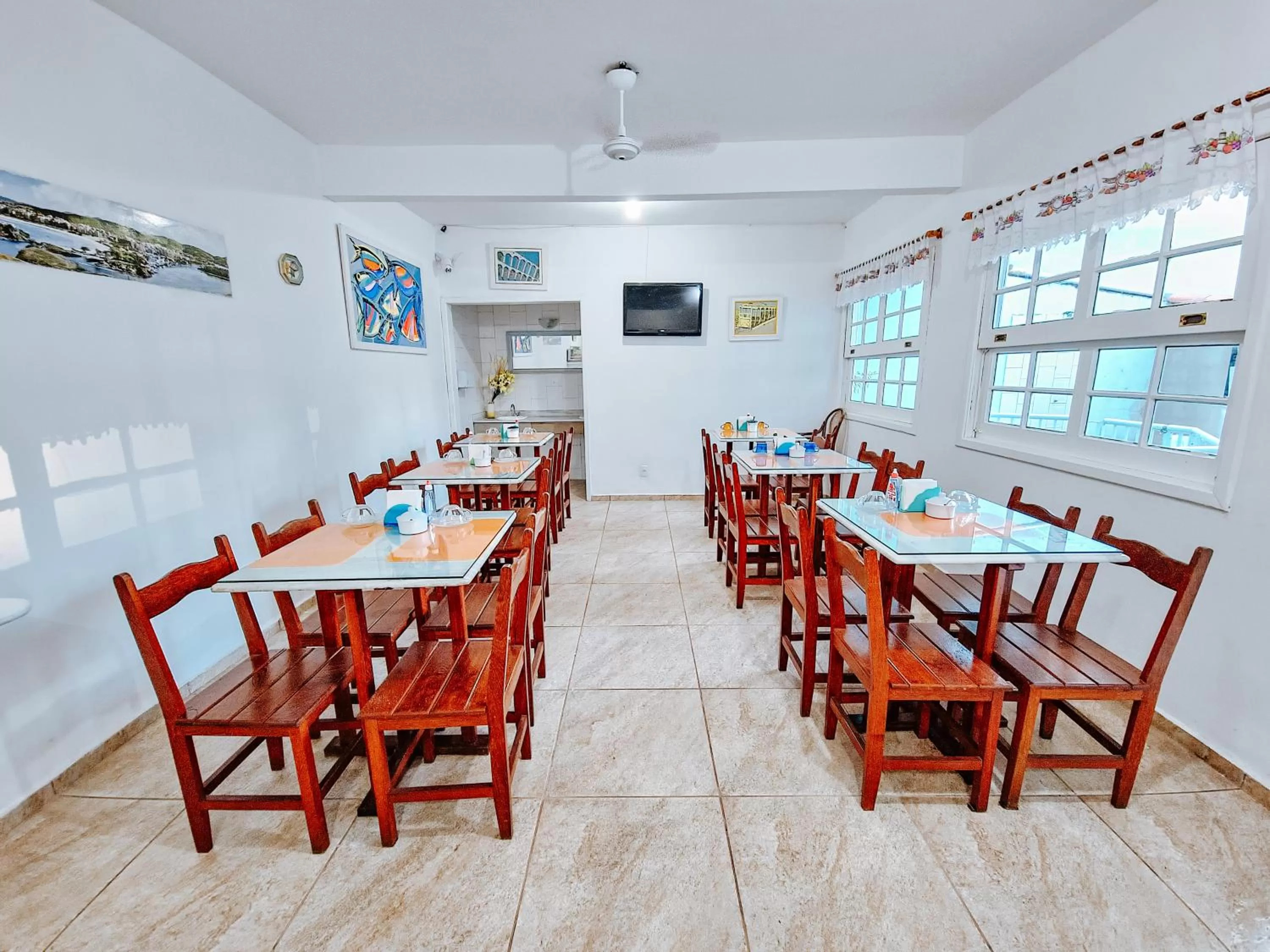 Dining area in Suítes Água Marinha