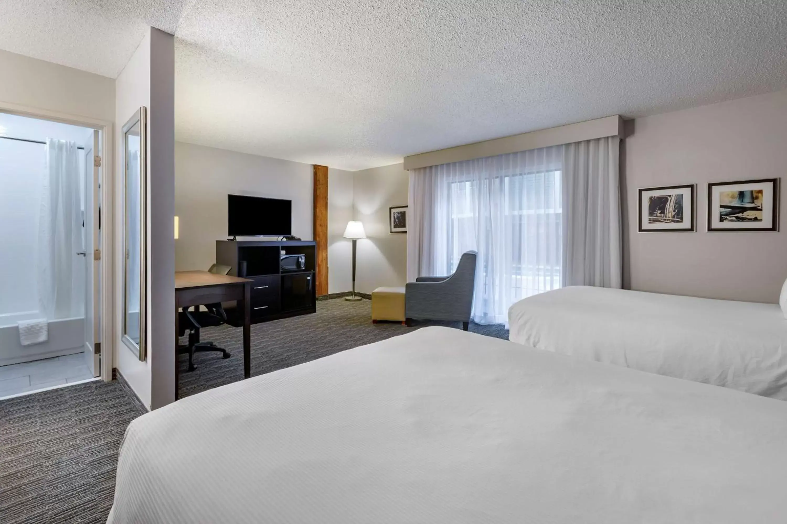 Bedroom in Best Western Plus Como Park Hotel Bedroom in Best Western Plus Como Park Hotel