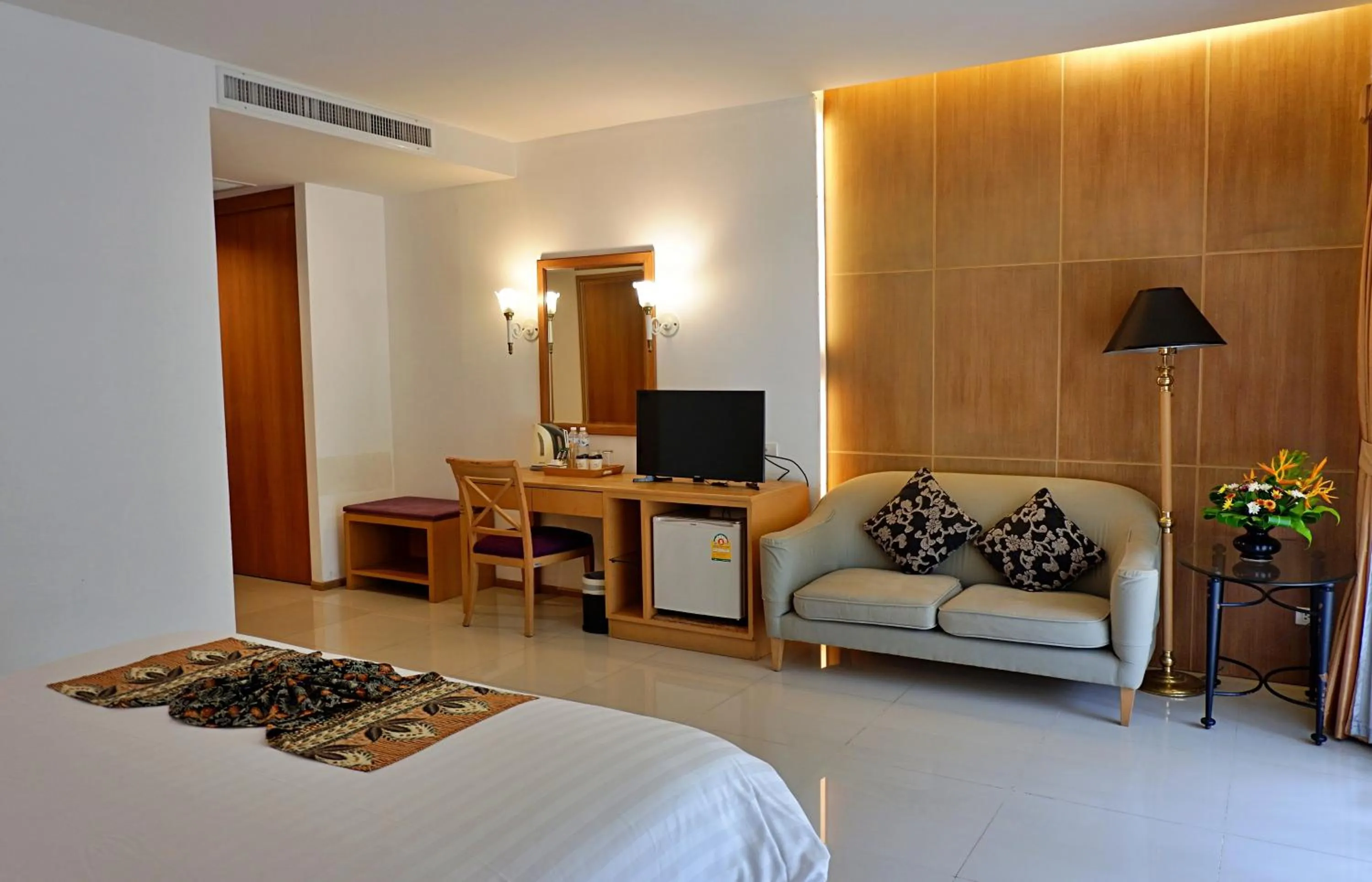 Bedroom, Bed in Tinidee Golf Resort Phuket
