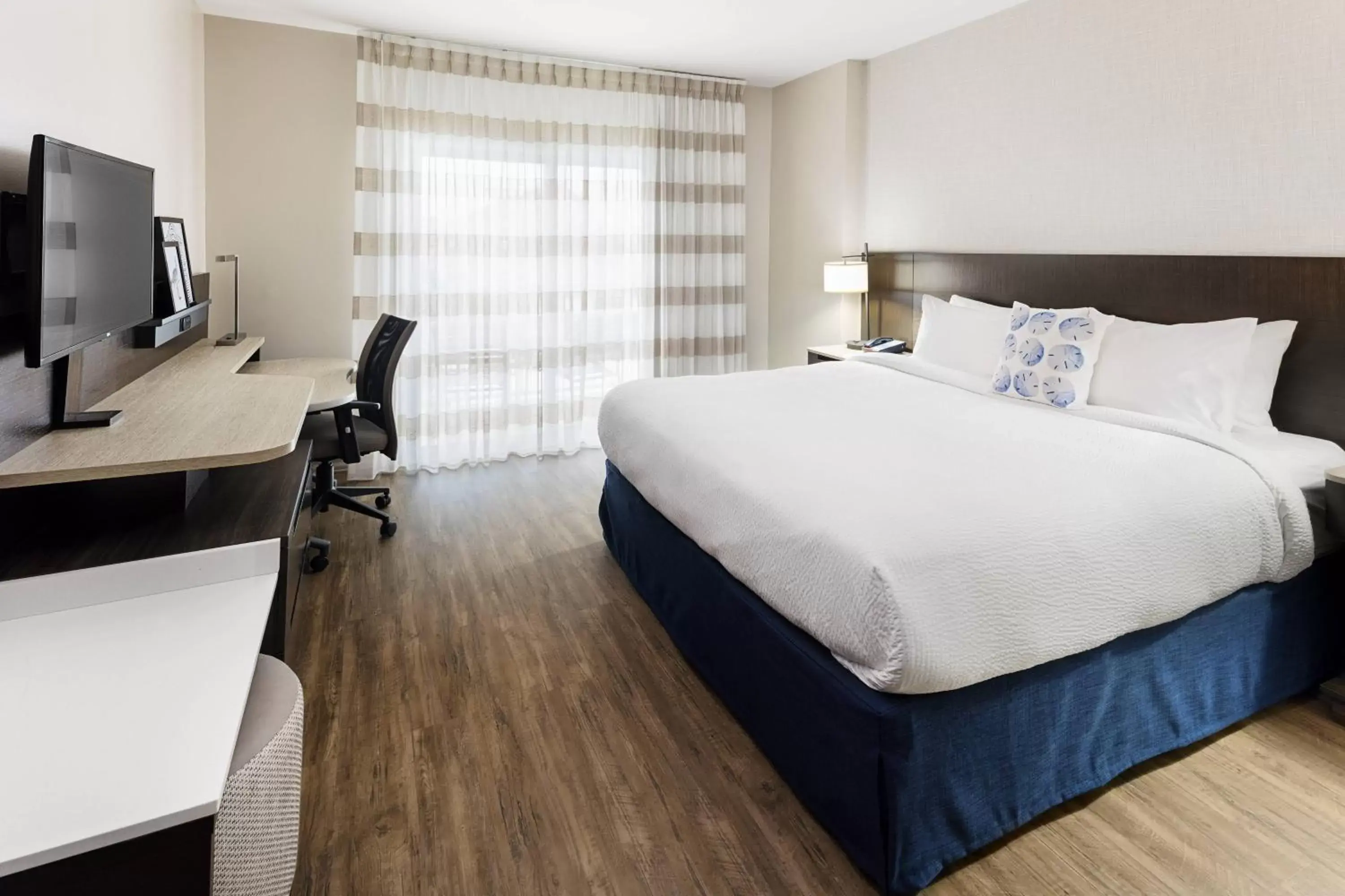 Photo of the whole room, Bed in Fairfield Inn & Suites by Marriott Ocean City
