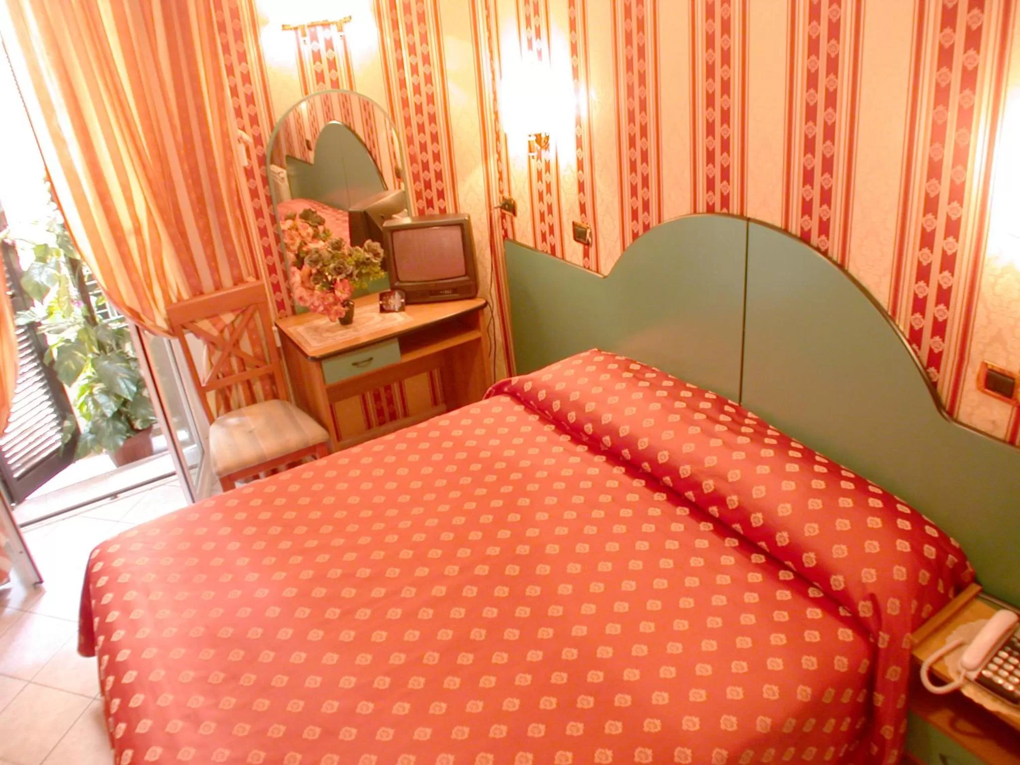 Photo of the whole room, Bed in Hotel Hollywood