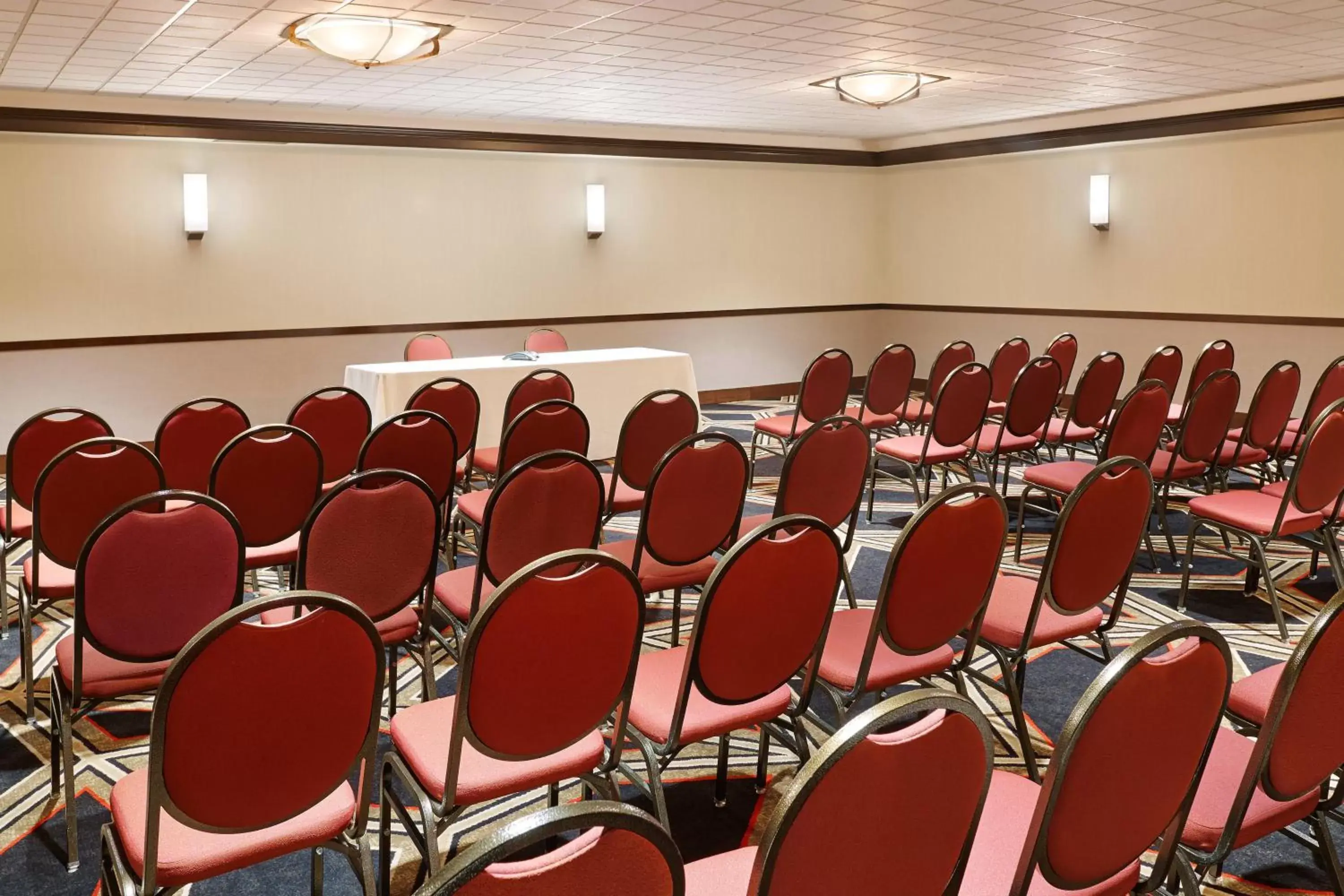 Meeting/conference room in Four Points by Sheraton Bellingham Hotel & Conference Center