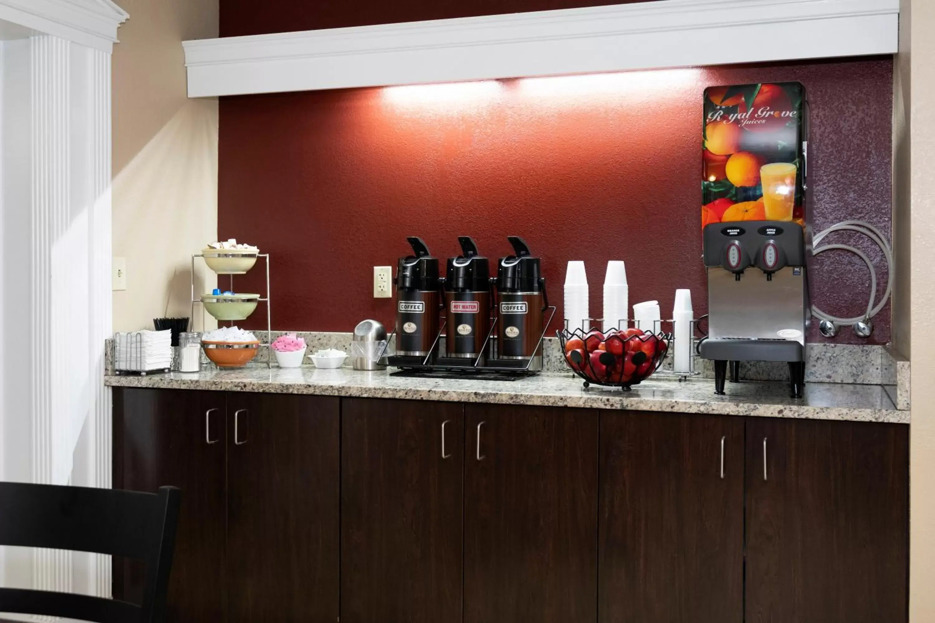 Other, Coffee/Tea Facilities in Red Roof Inn Knoxville North - Merchants Drive