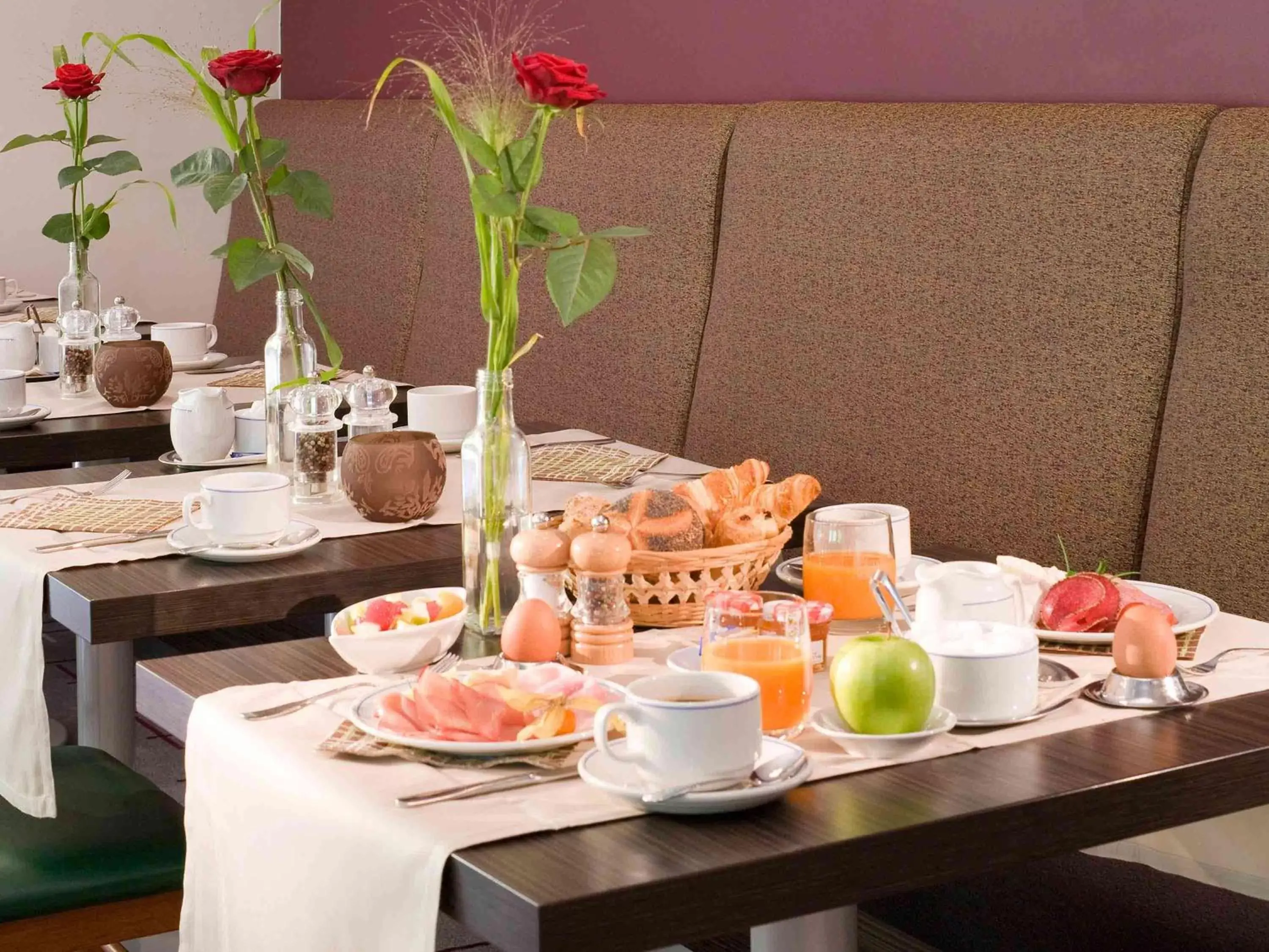 Restaurant/places to eat, Breakfast in Mercure Hotel Düsseldorf Neuss