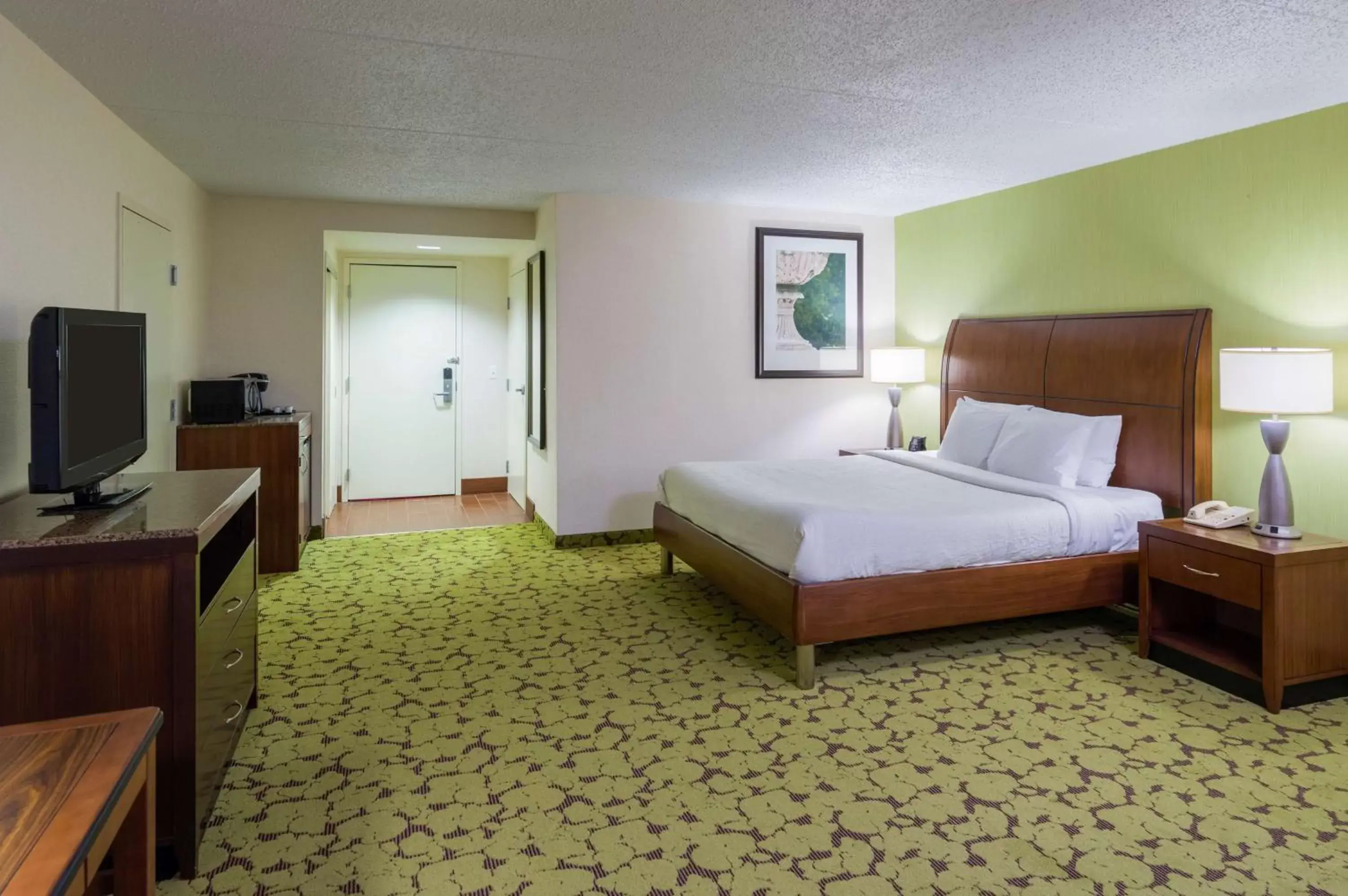 Bed in Hilton Garden Inn Edison/Raritan Center