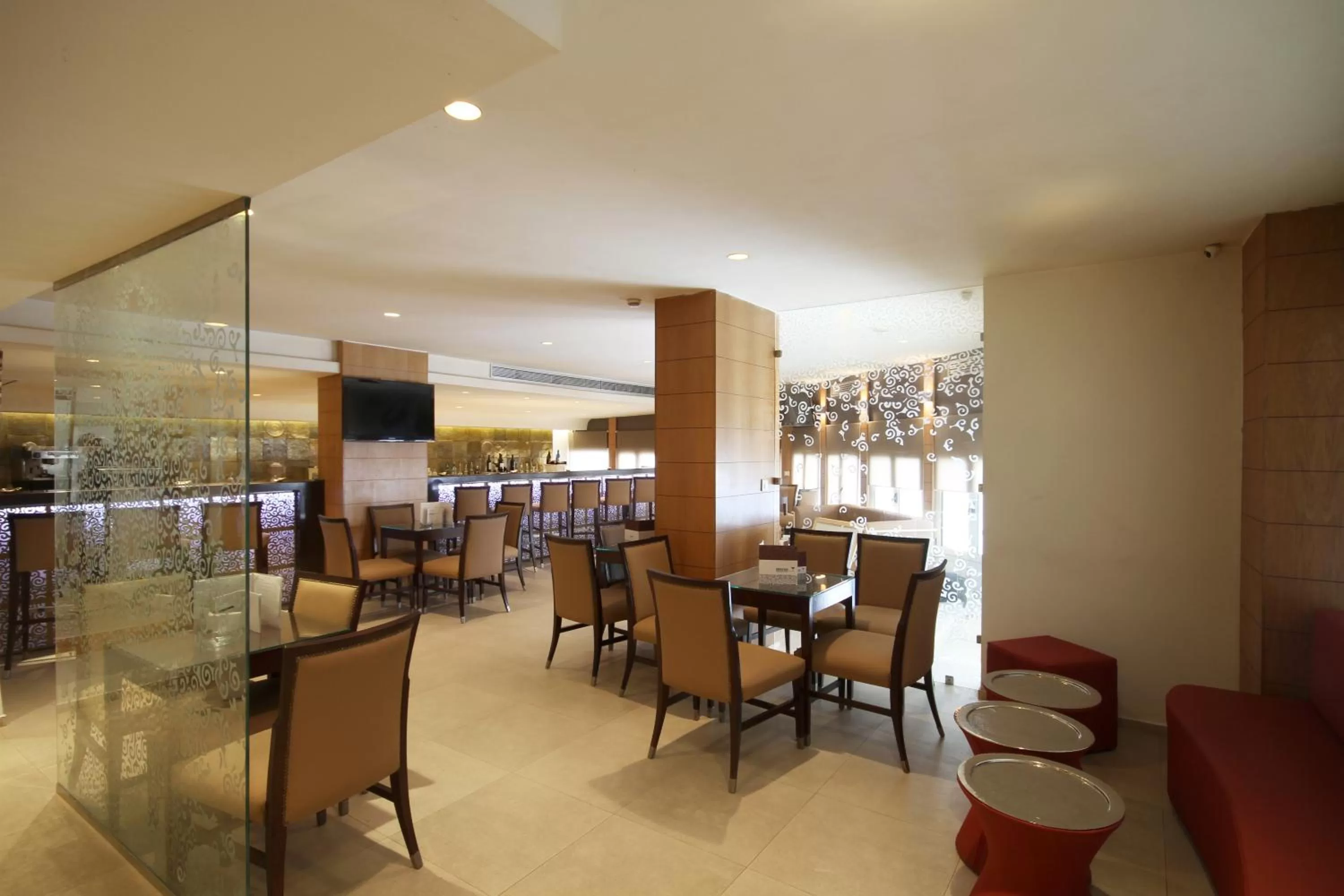 Restaurant/places to eat in Golf Royal Hotel