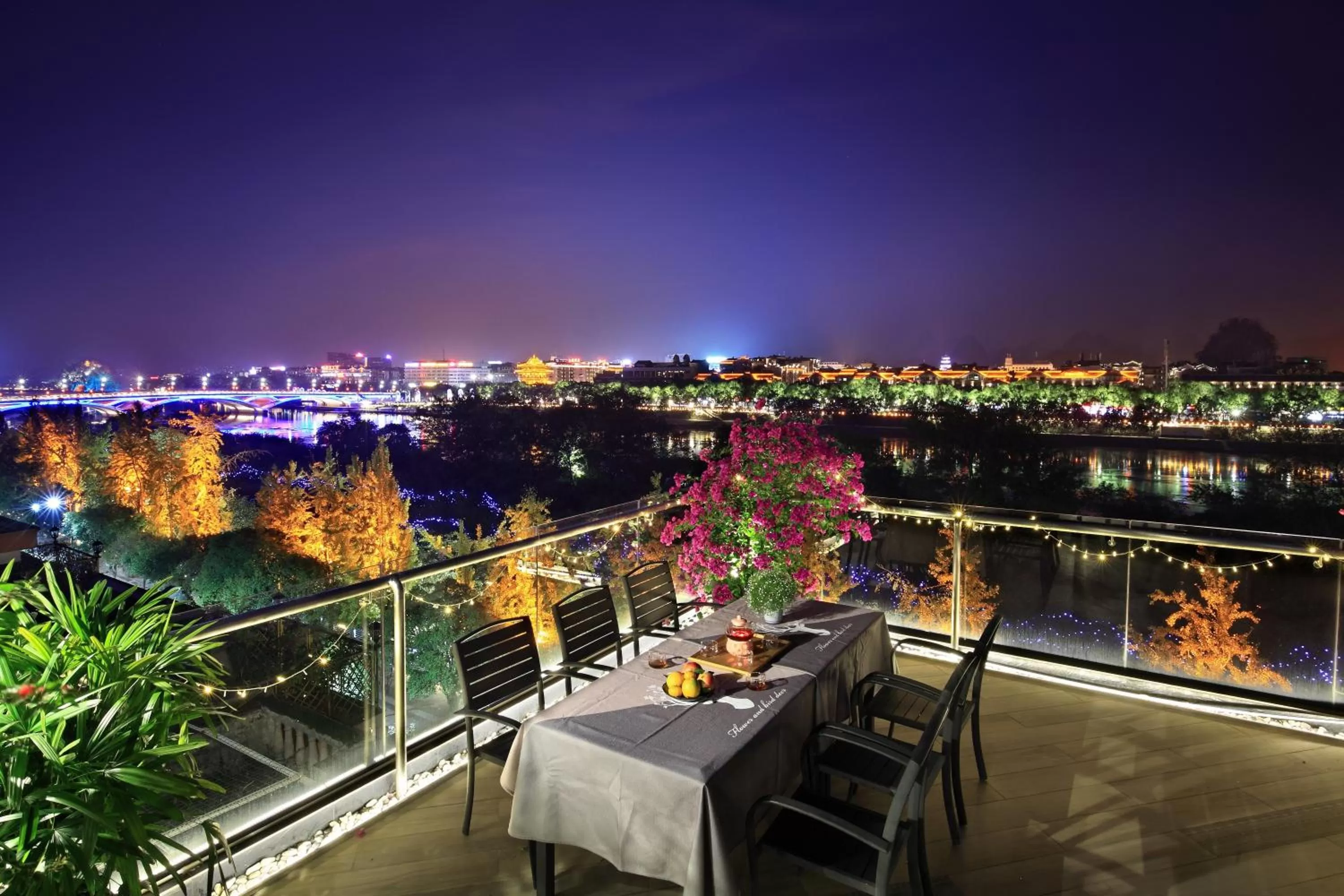 Night in Li River Resort Villa Hotel