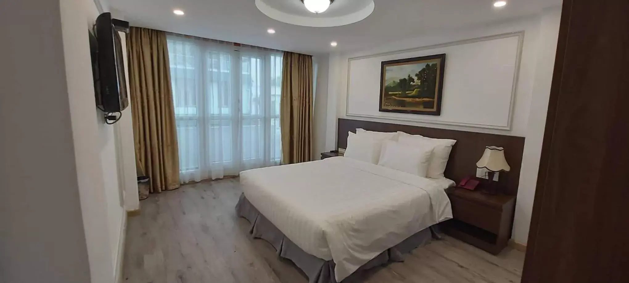 Deluxe Double or Twin Room with City View in Hanoi Endless Hotel Deluxe Double or Twin Room with City View in Hanoi Endless Hotel