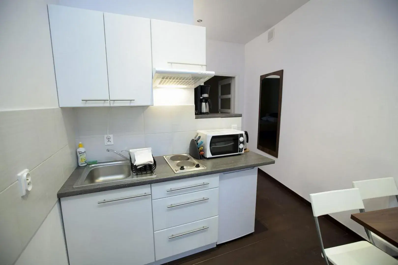 Kitchen/Kitchenette in P&J Tourist Apartments