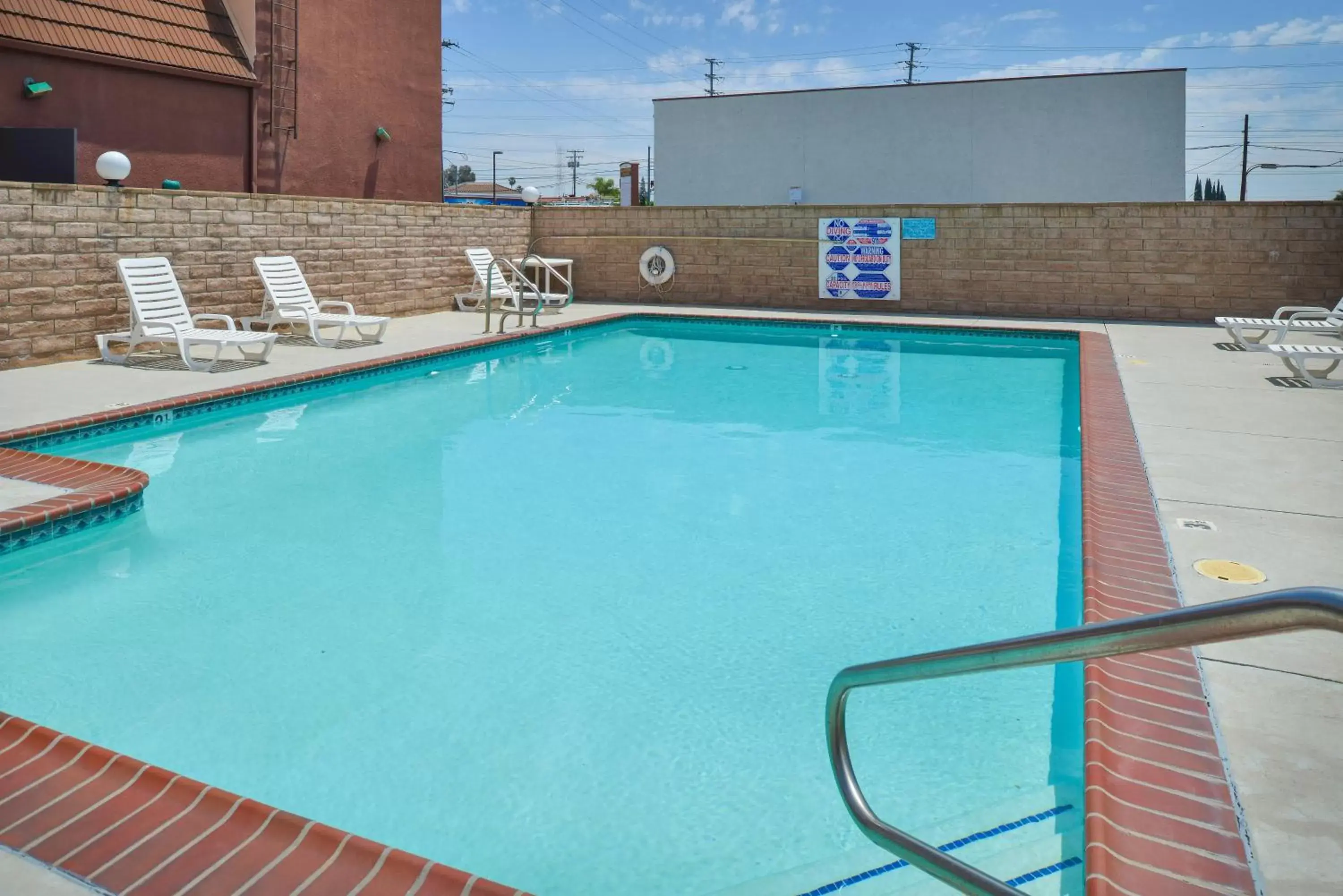 On site, Swimming Pool in Americas Best Value Inn - Azusa/Pasadena