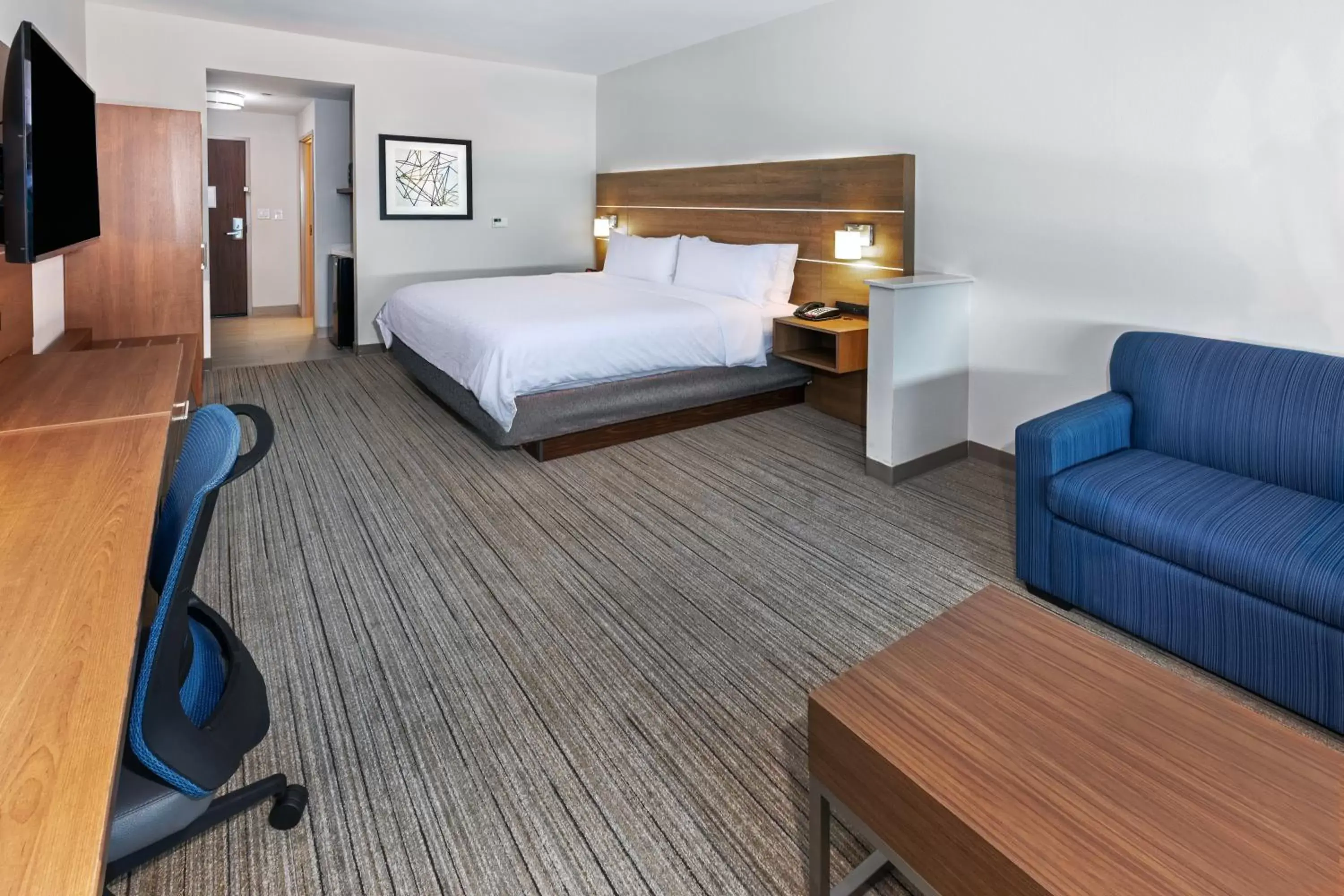 TV and multimedia, Bed in Holiday Inn Express & Suites - Stafford NW - Sugar Land, an IHG Hotel