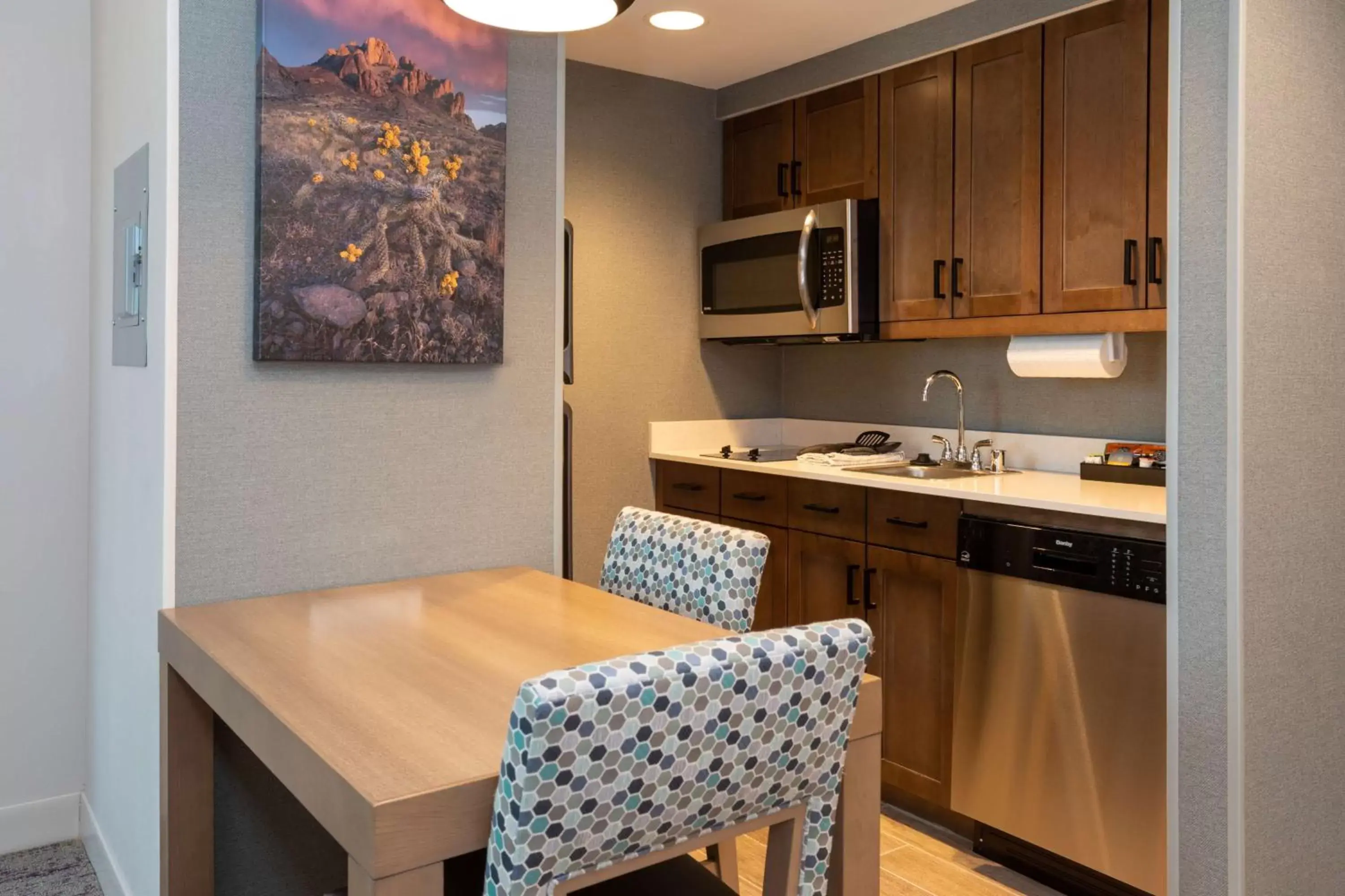 Kitchen or kitchenette, Kitchen/Kitchenette in Homewood Suites By Hilton Albuquerque Downtown