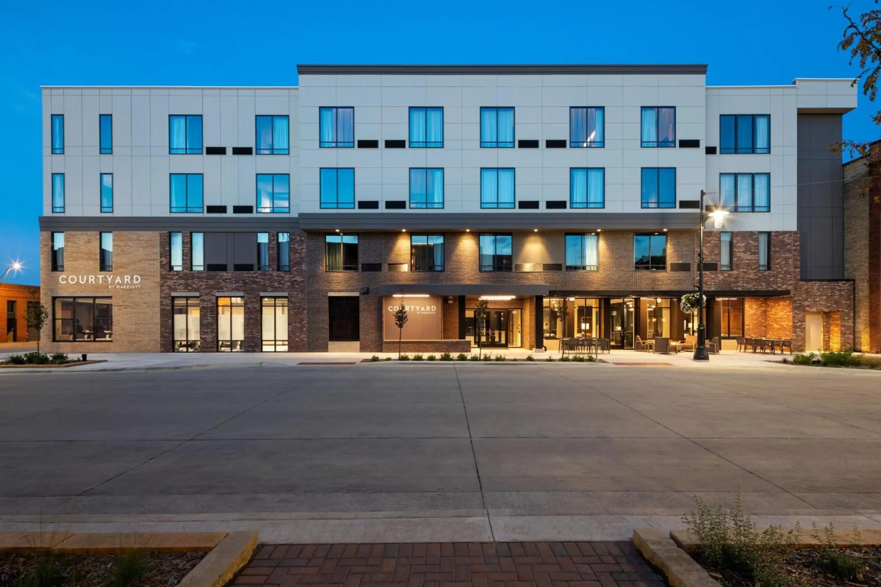 Property Building in Courtyard by Marriott Owatonna Downtown
