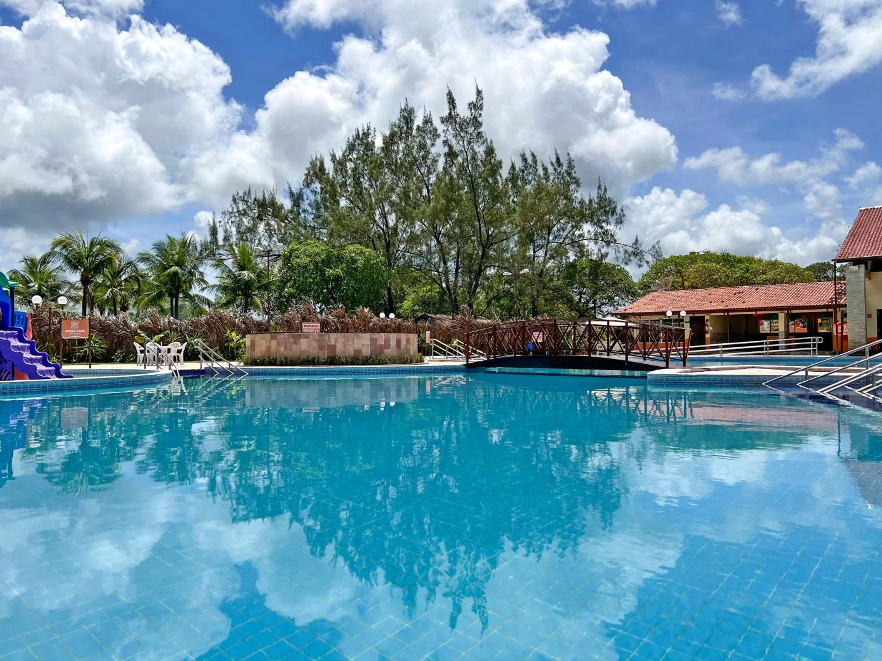 Swimming pool in Arena Carneiros Hotel by AFT