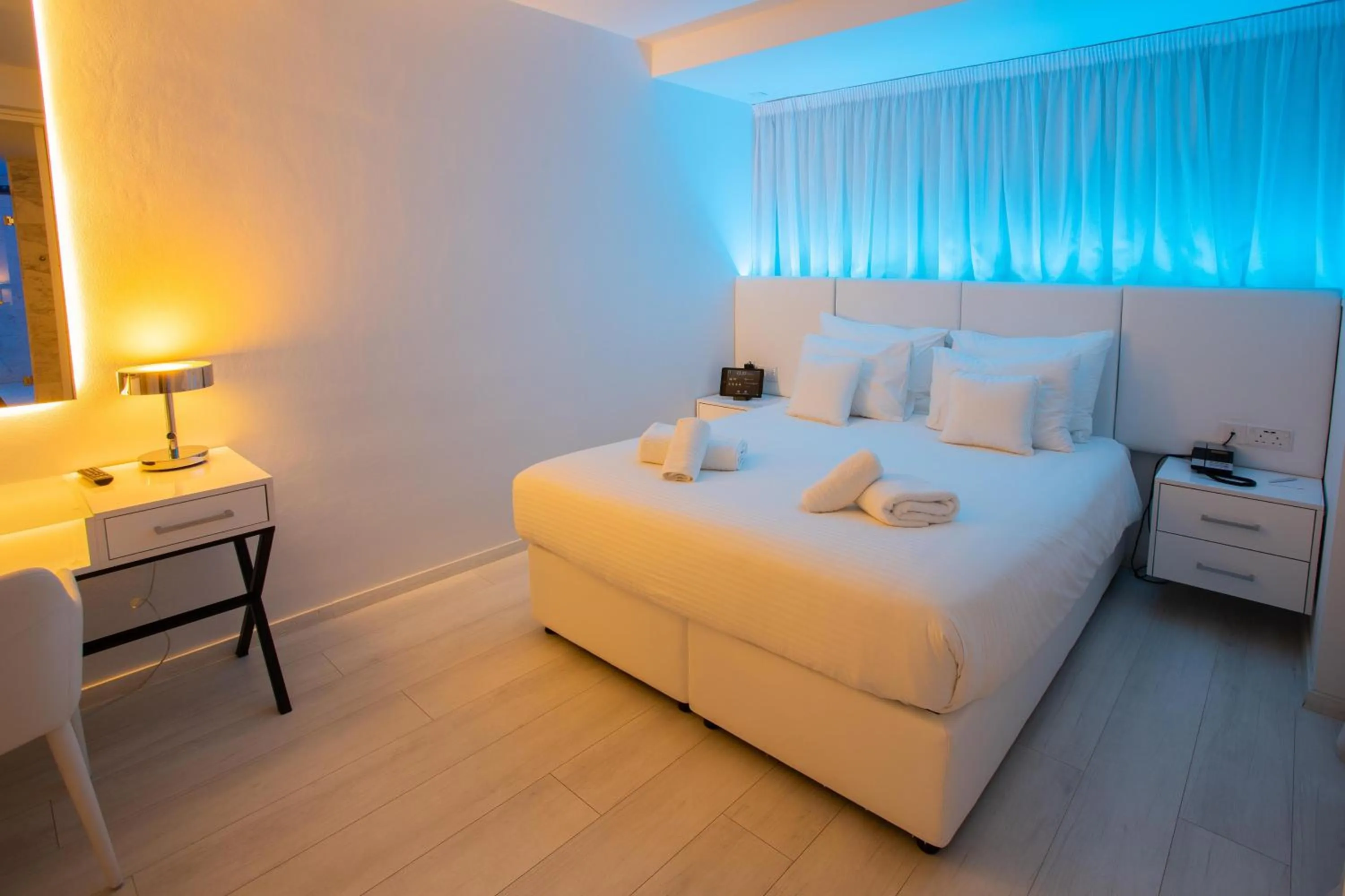 Superior Double Room in Hotel Napa Suites (Adults Only)