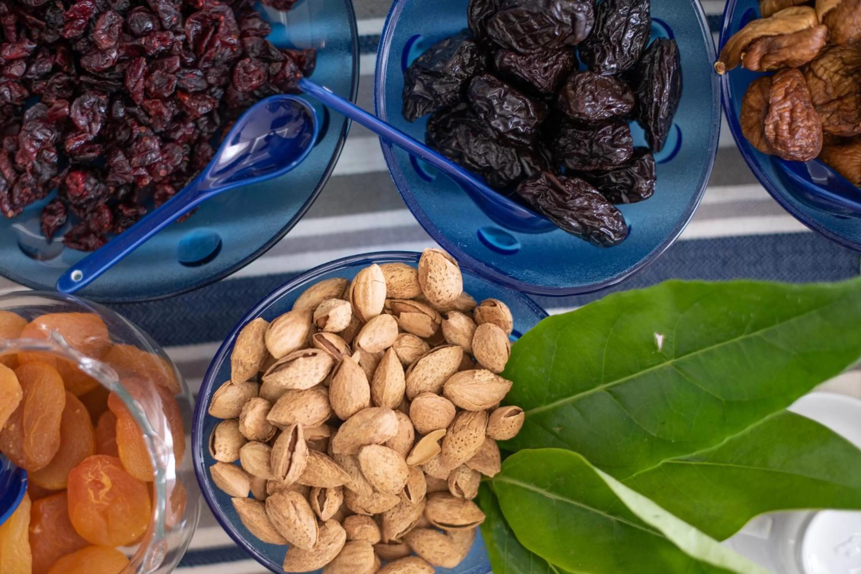 Buffet breakfast in B&B Toma Street