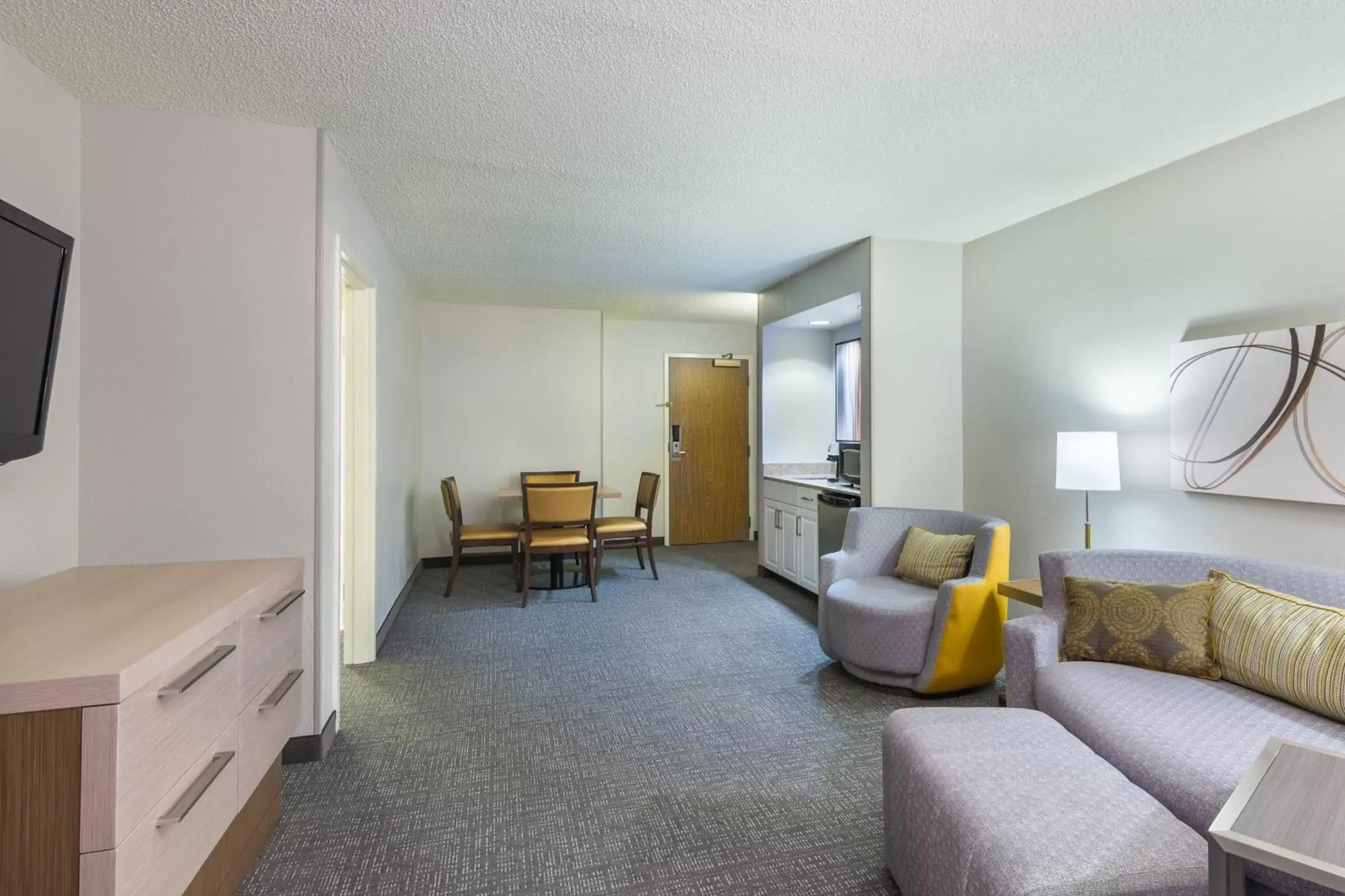 Bedroom, Seating Area in Courtyard by Marriott Wilmington/Wrightsville Beach