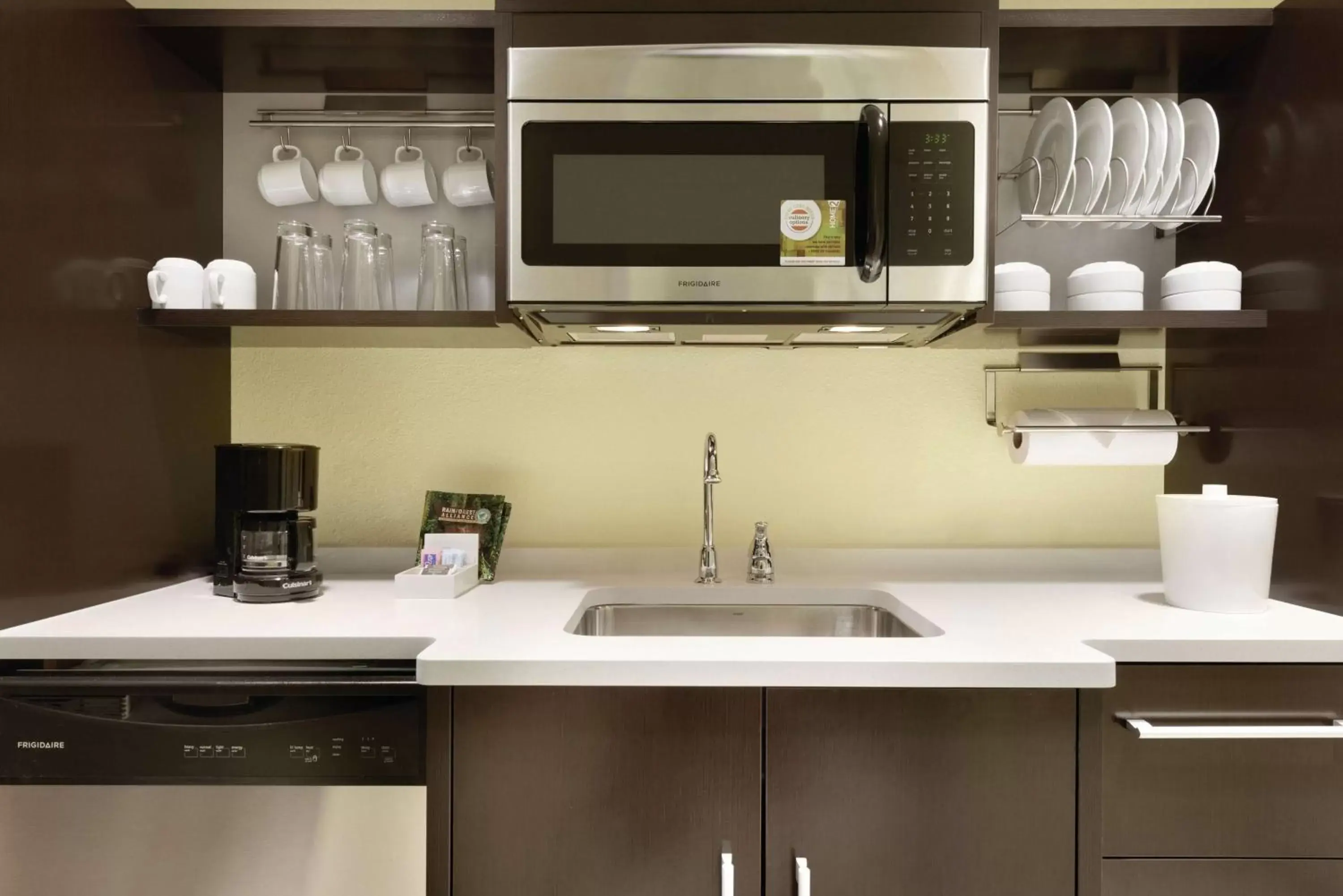 Kitchen or kitchenette, Kitchen/Kitchenette in Home2 Suites by Hilton Cleveland Independence