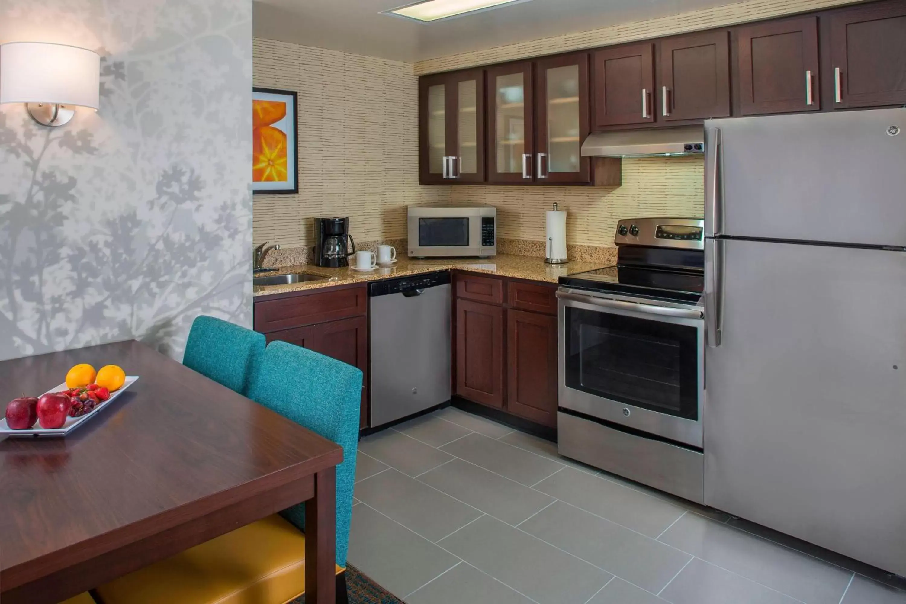 Kitchen or kitchenette, Kitchen/Kitchenette in Residence Inn by Marriott New Orleans Metairie