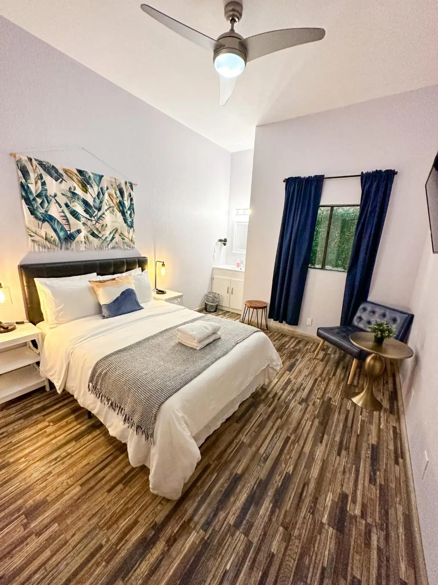 Bedroom, Bed in Samesun Venice Beach