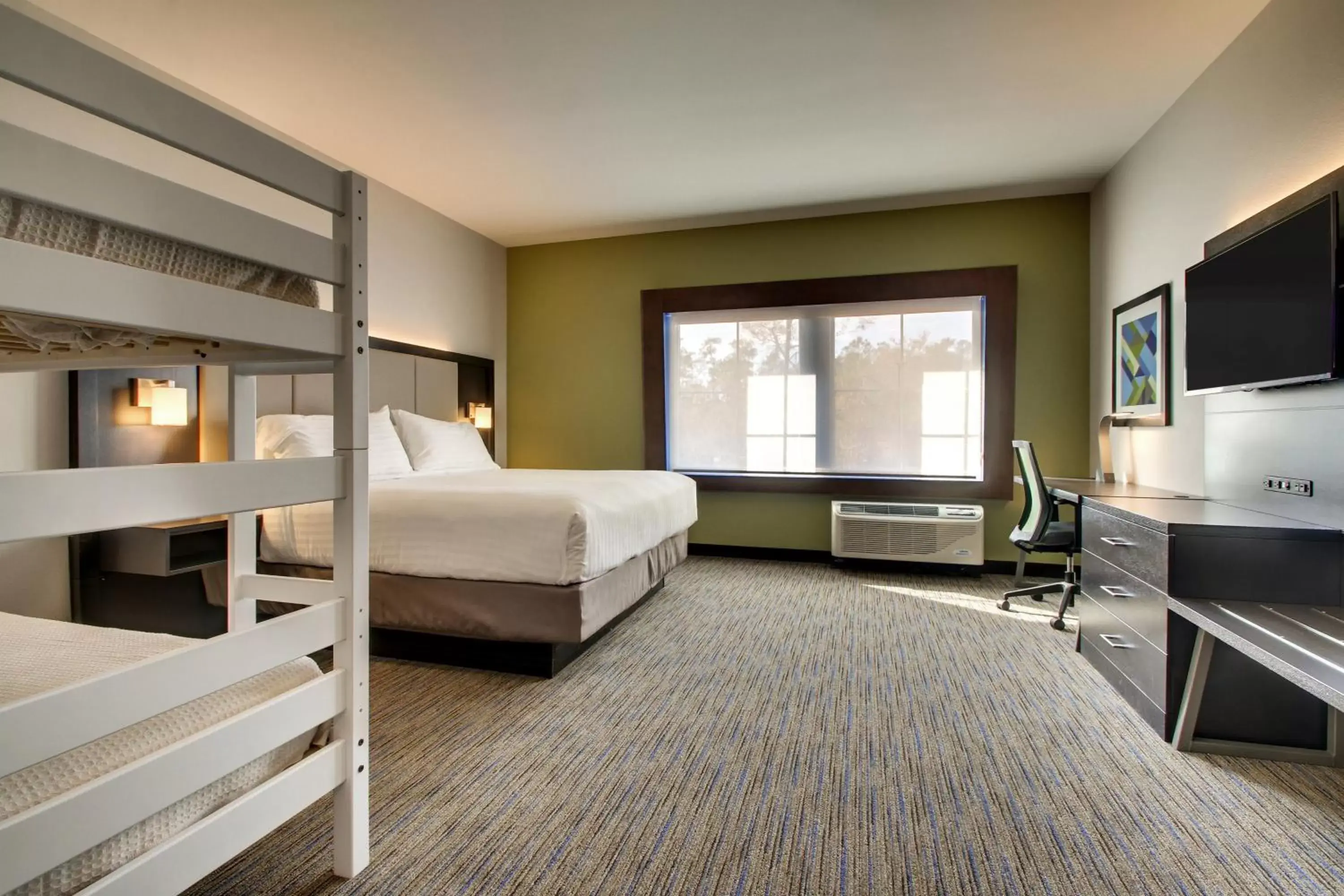 Bedroom in Holiday Inn Express & Suites Charleston NE Mt Pleasant US17, an IHG Hotel