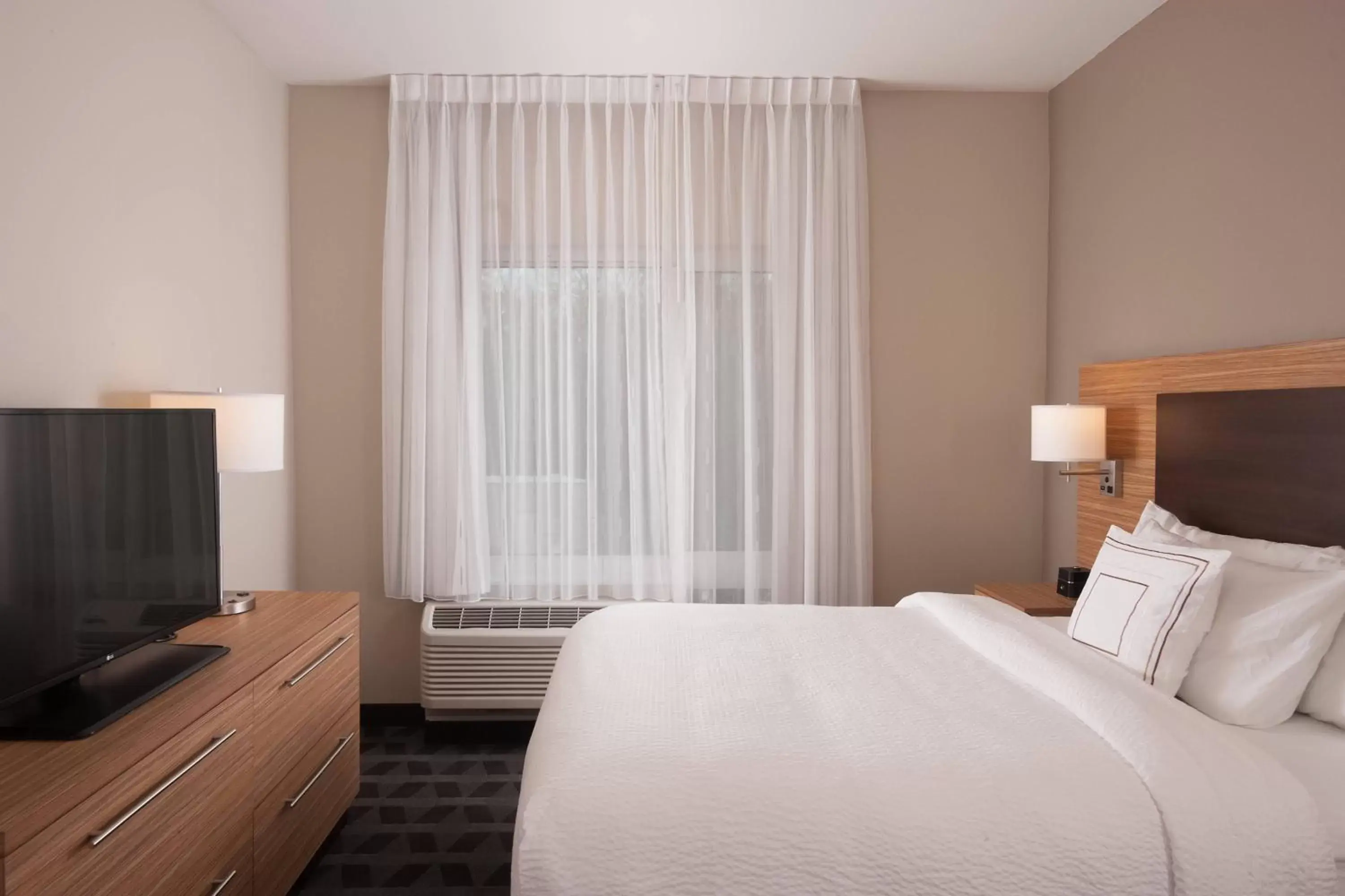 Bedroom, Bed in TownePlace Suites by Marriott Charleston Airport/Convention Center