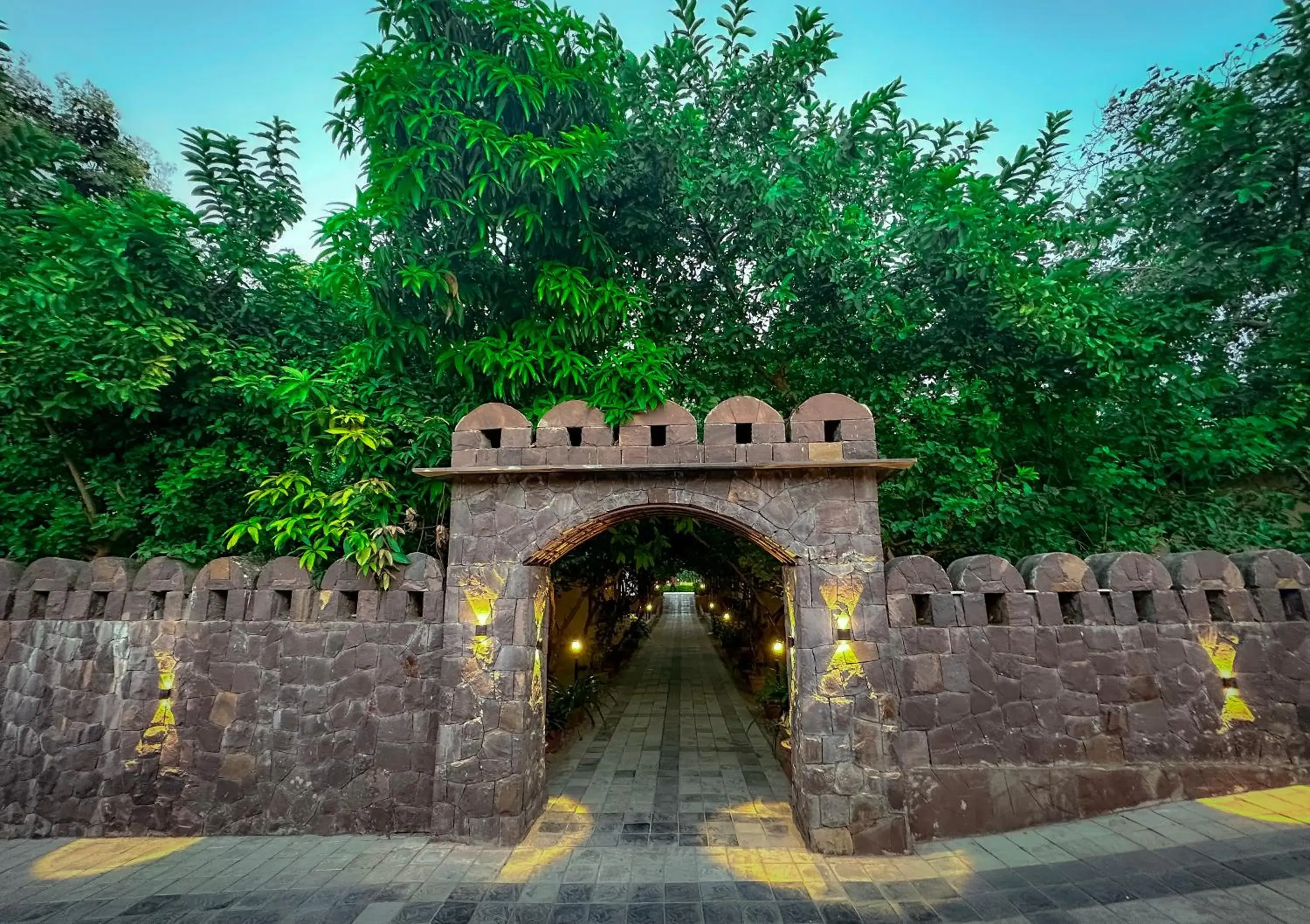 Facade/entrance in Ranthambhore National Resort