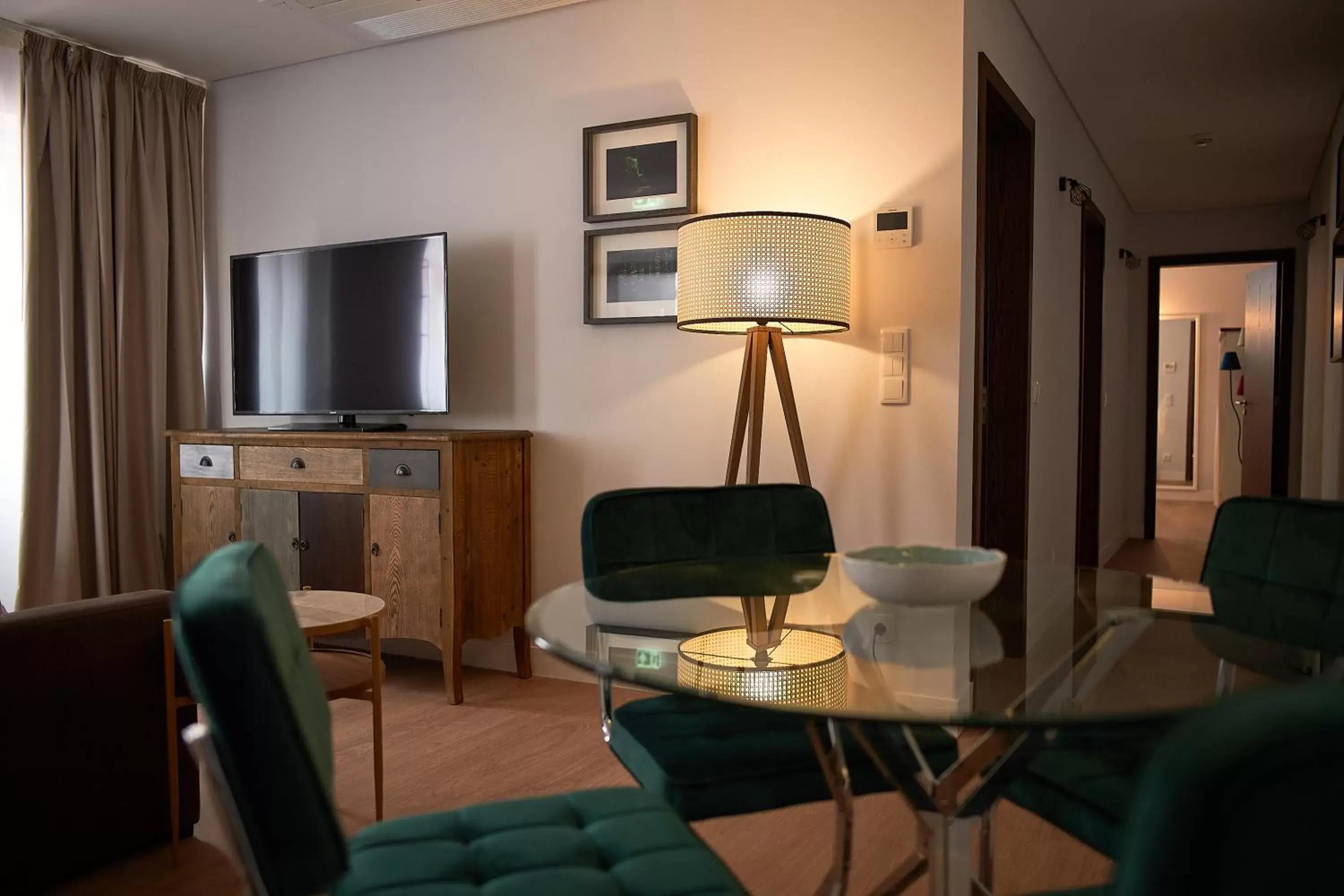 Communal lounge/ TV room, Seating Area in Hotel Cruzeiro
