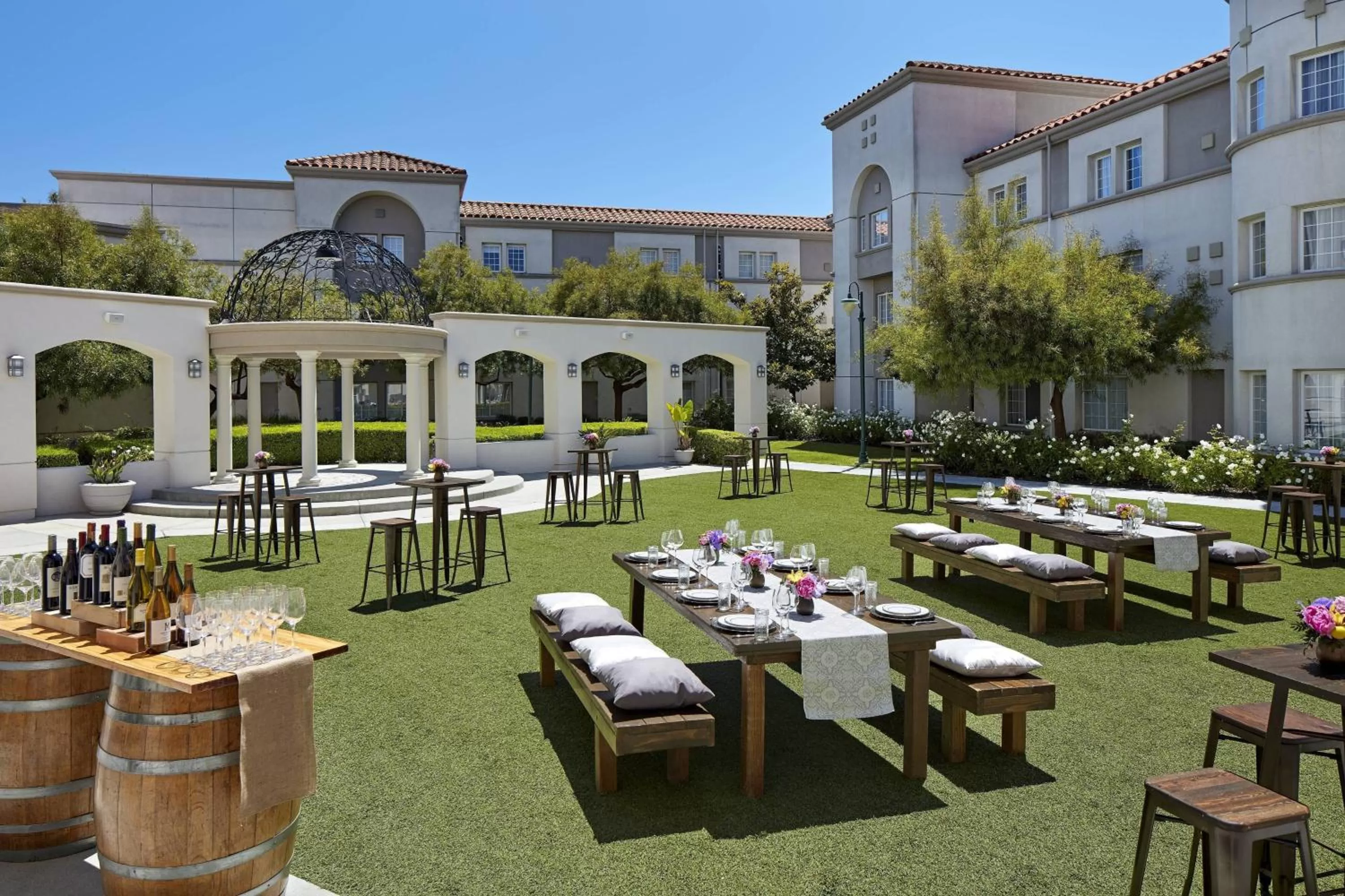 Meeting/conference room, Restaurant/Places to Eat in San Mateo Marriott San Francisco Airport