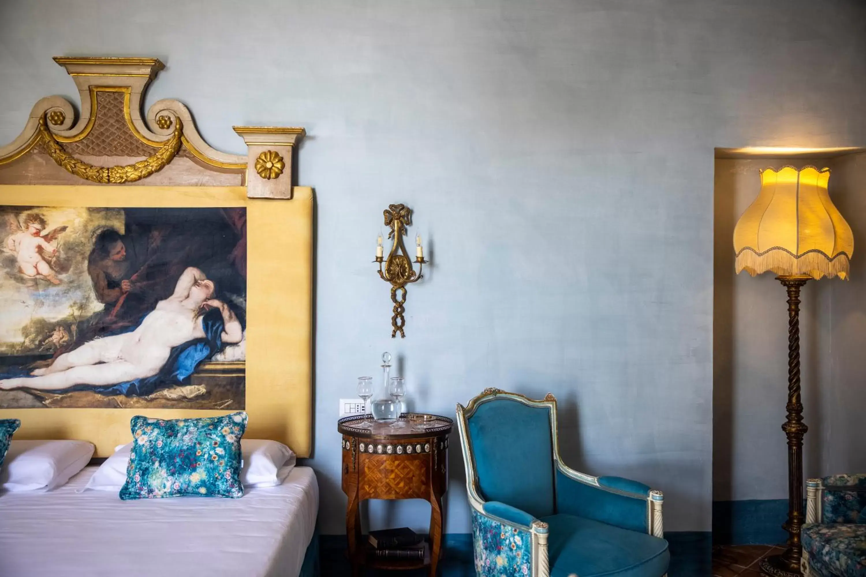 Bed, Seating Area in Villa Carafa De Cillis