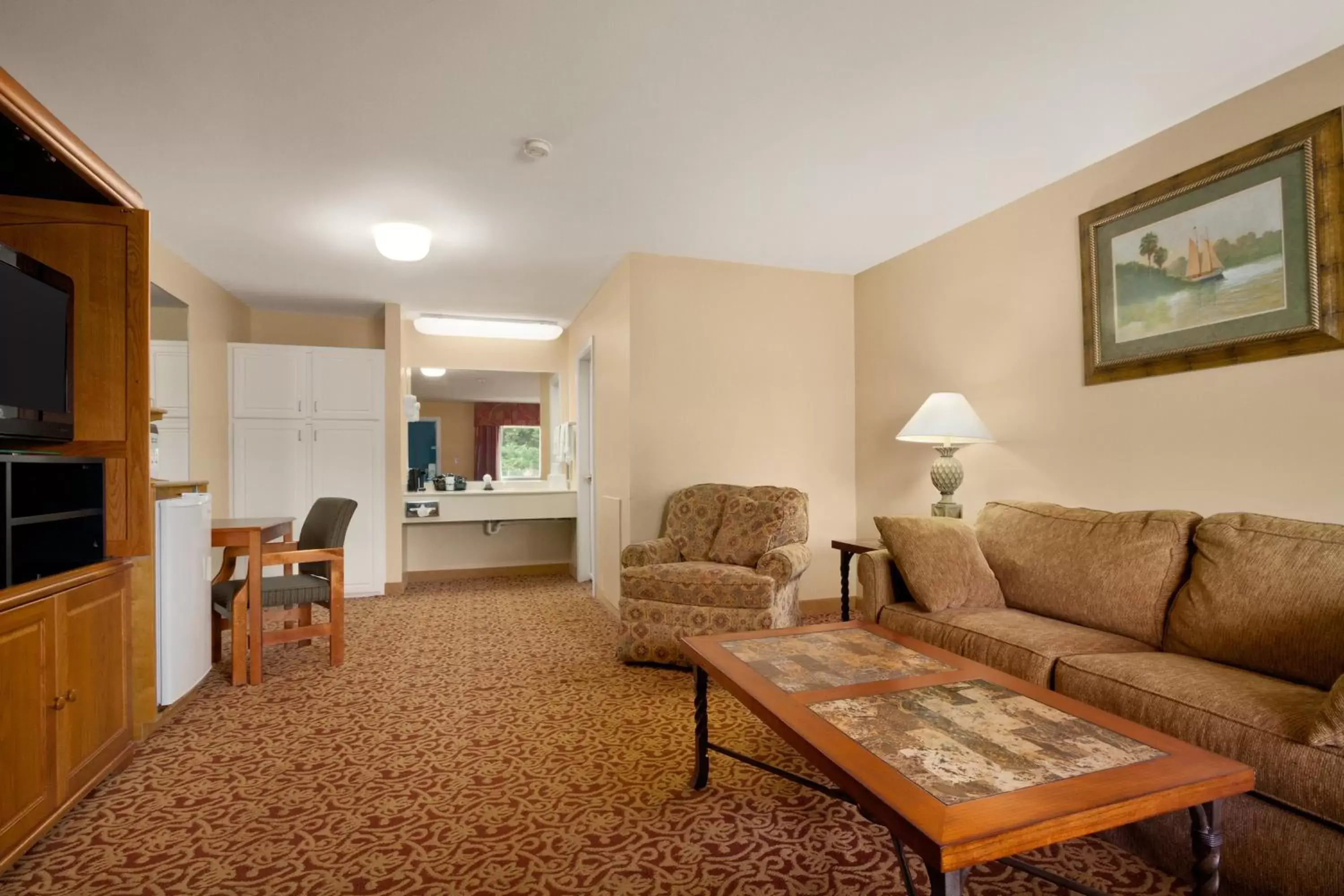 Bedroom, Seating Area in Days Inn by Wyndham Alexander City