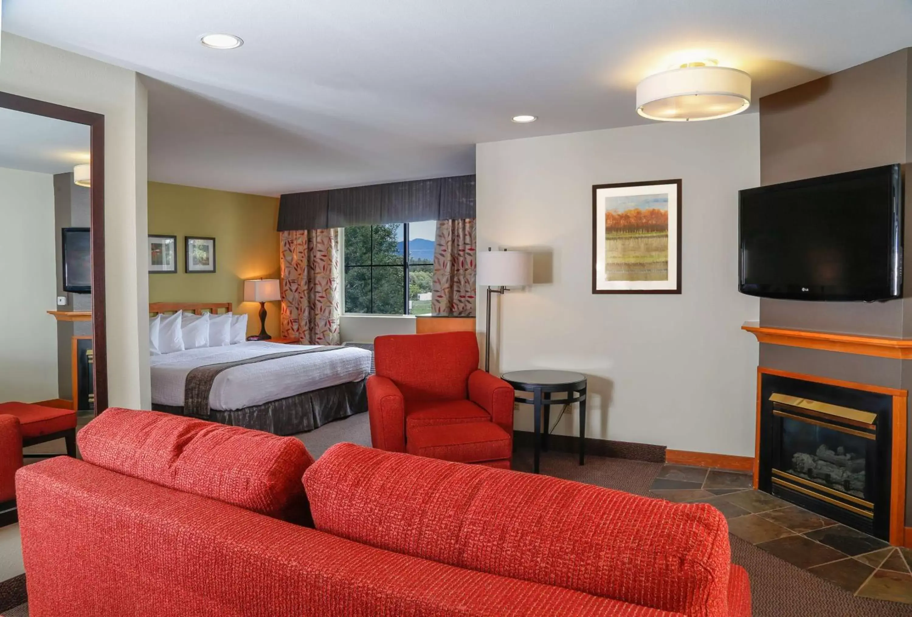 View (from property/room), Seating Area in Best Western Rocky Mountain Lodge