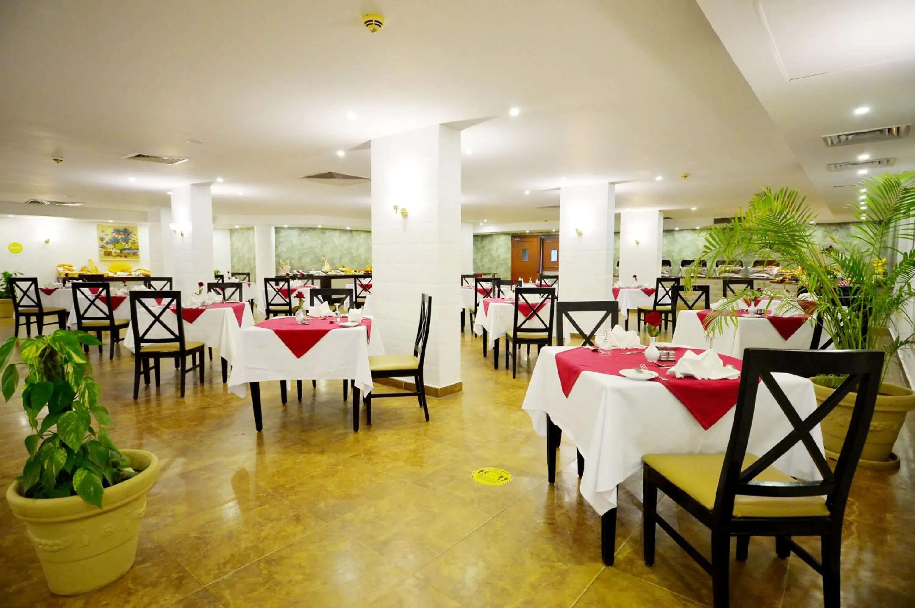 Restaurant/Places to Eat in Falcon Naama Star Hotel