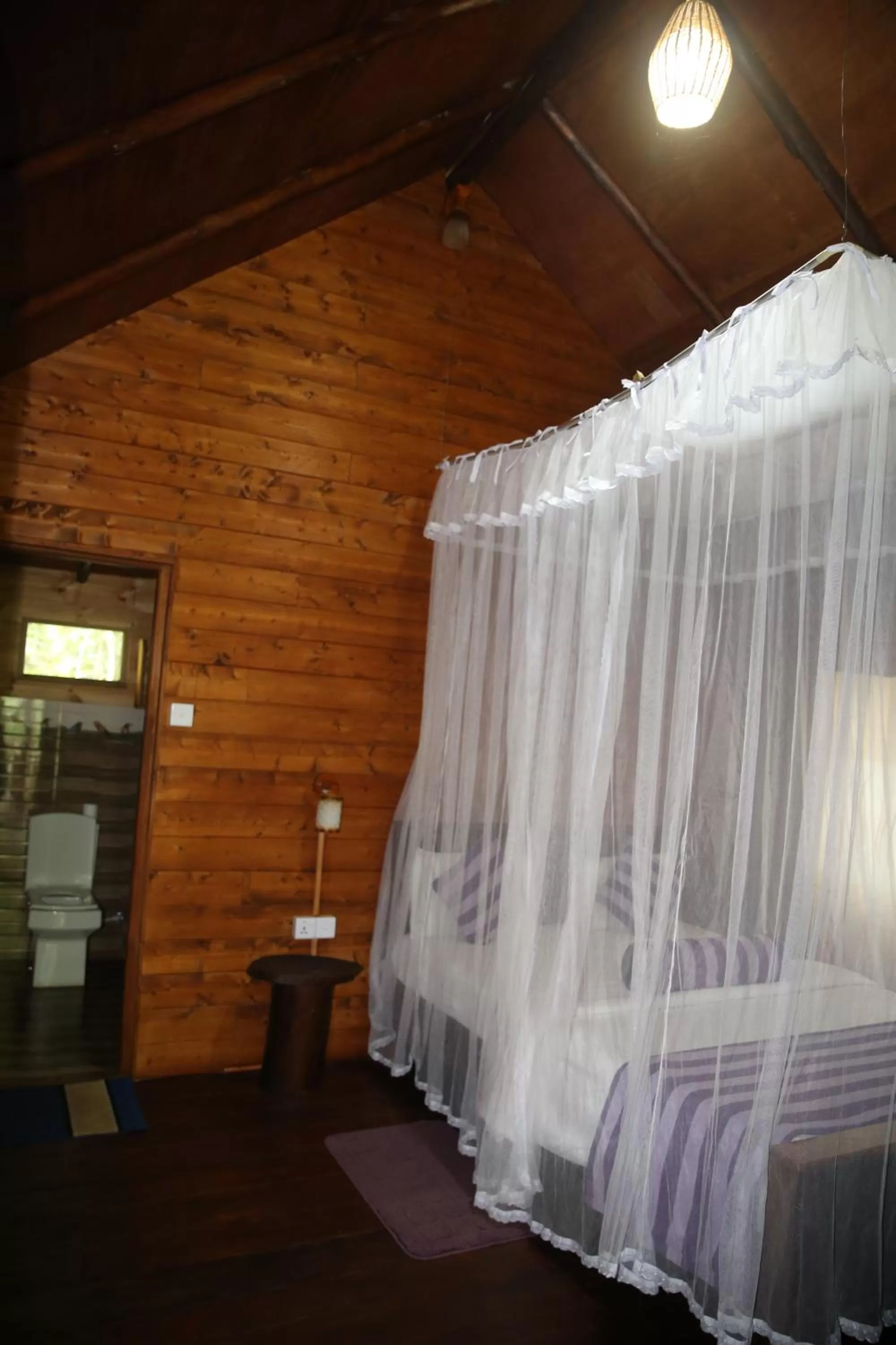 Bed in Jungle Face Inn