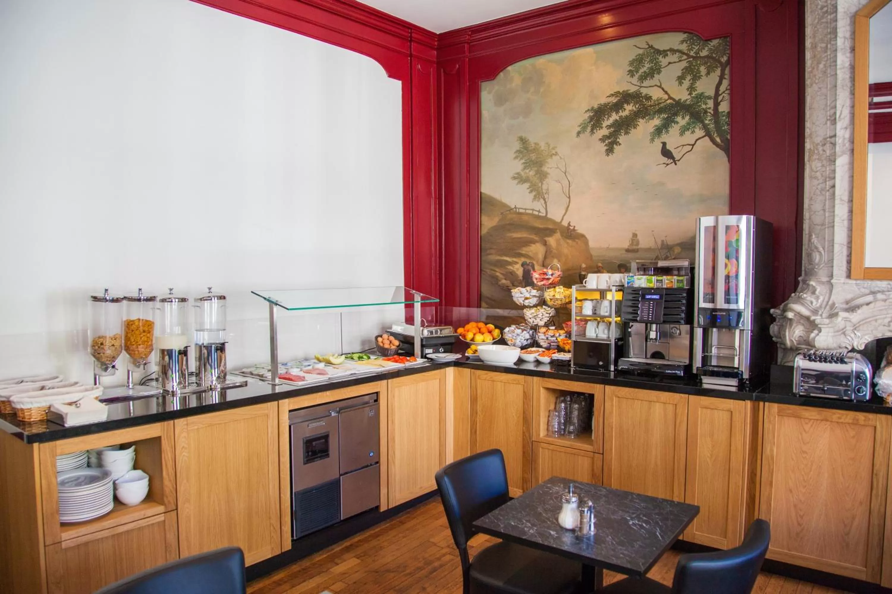 Food and drinks in Hotel Library Amsterdam