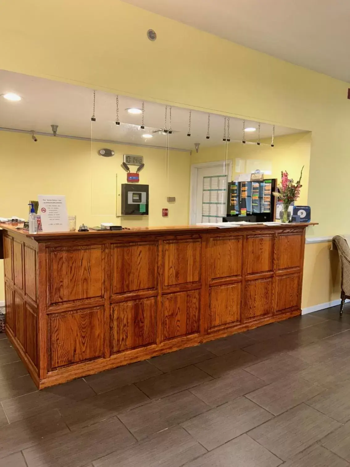 Lobby/Reception in Seven Gables Inn