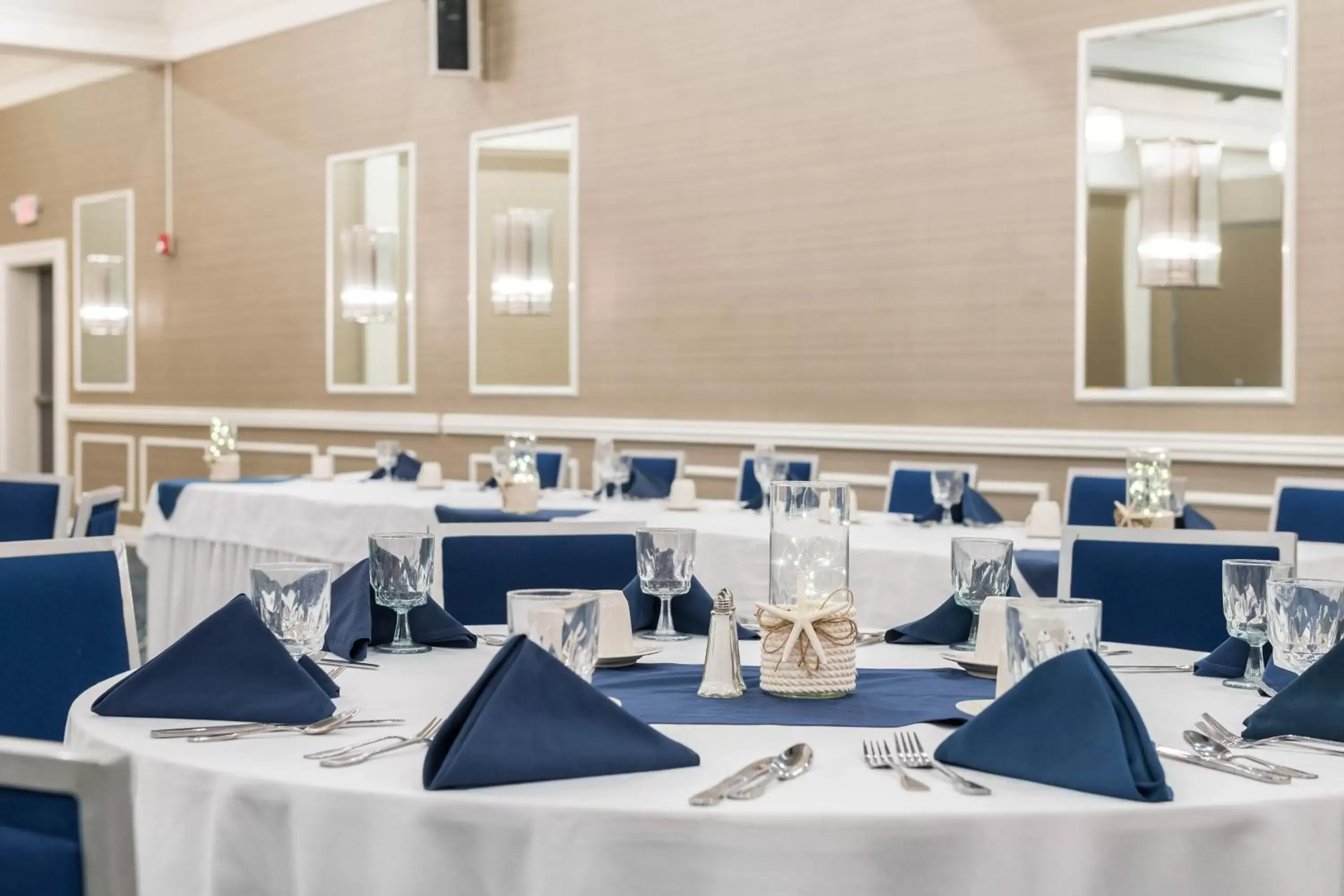Meeting/conference room, Restaurant/Places to Eat in Four Points by Sheraton Eastham Cape Cod