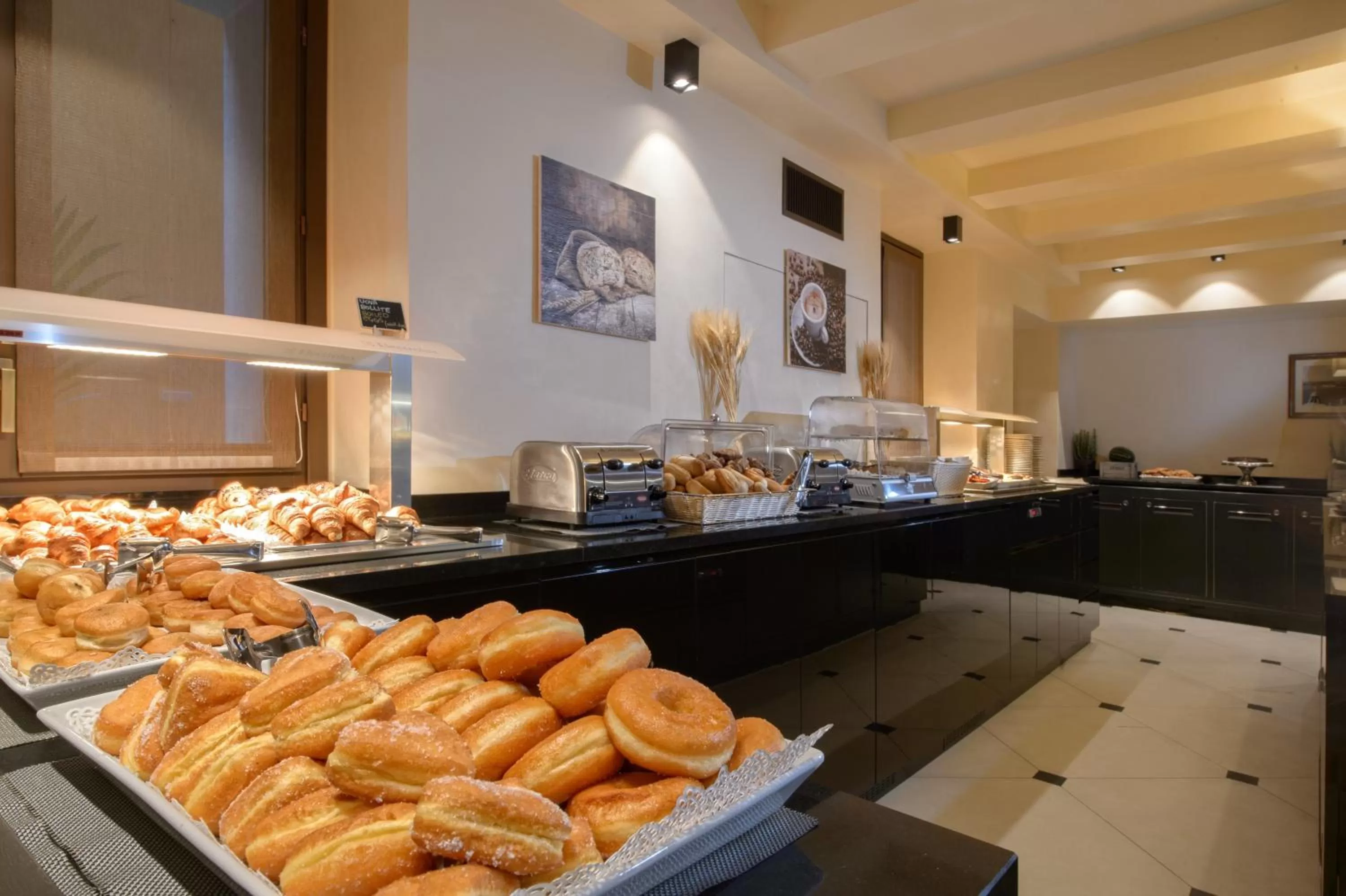 Food and drinks in Palazzo Veneziano - Venice Collection