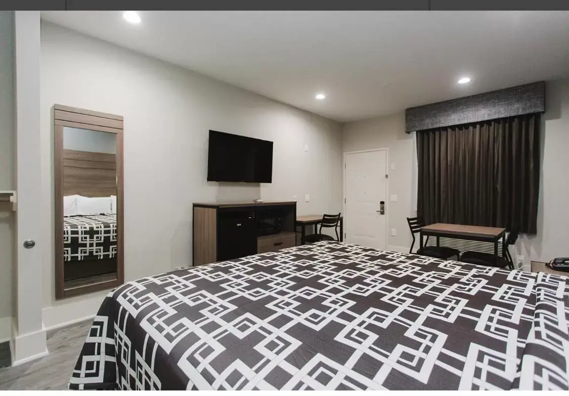 Bed in Palace Inn Bed in Palace Inn