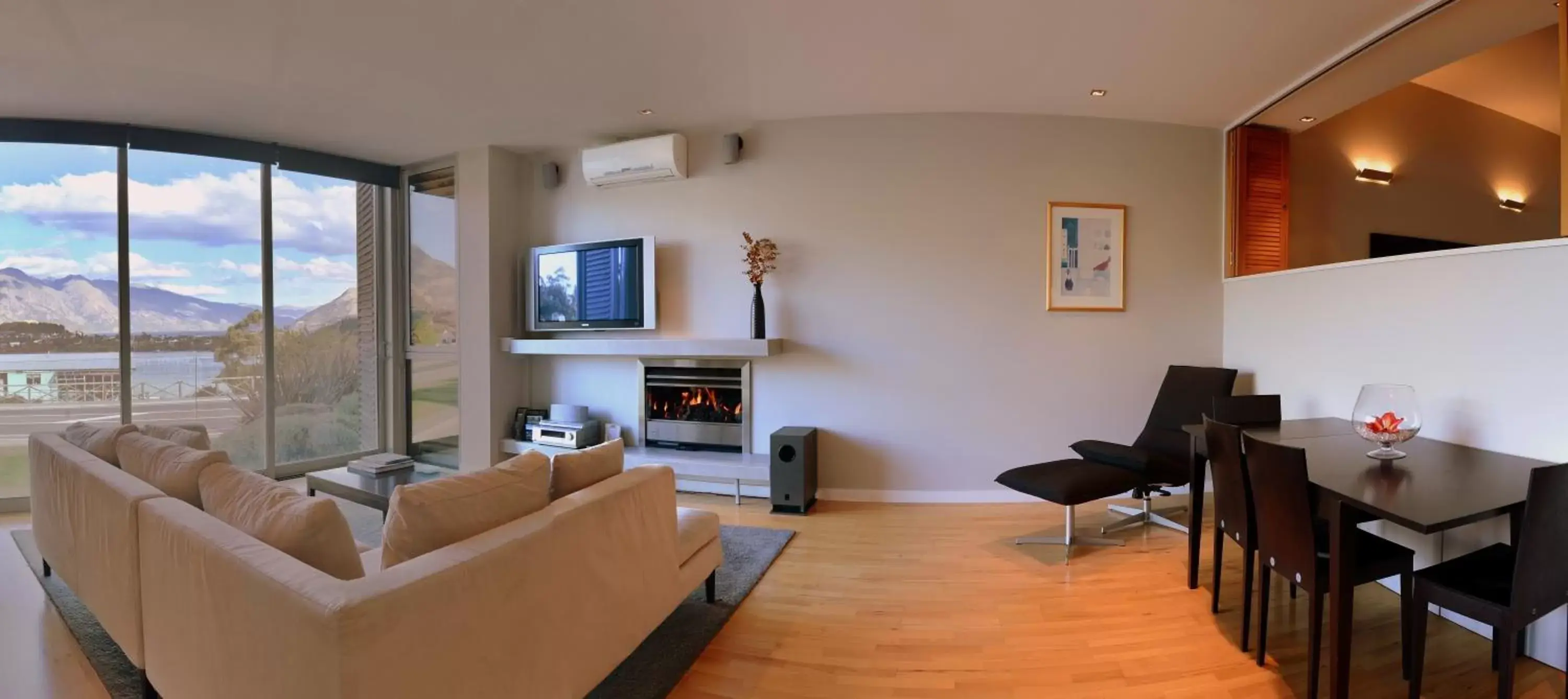 Living room in Swiss-Belsuites Pounamu Queenstown Living room in Swiss-Belsuites Pounamu Queenstown