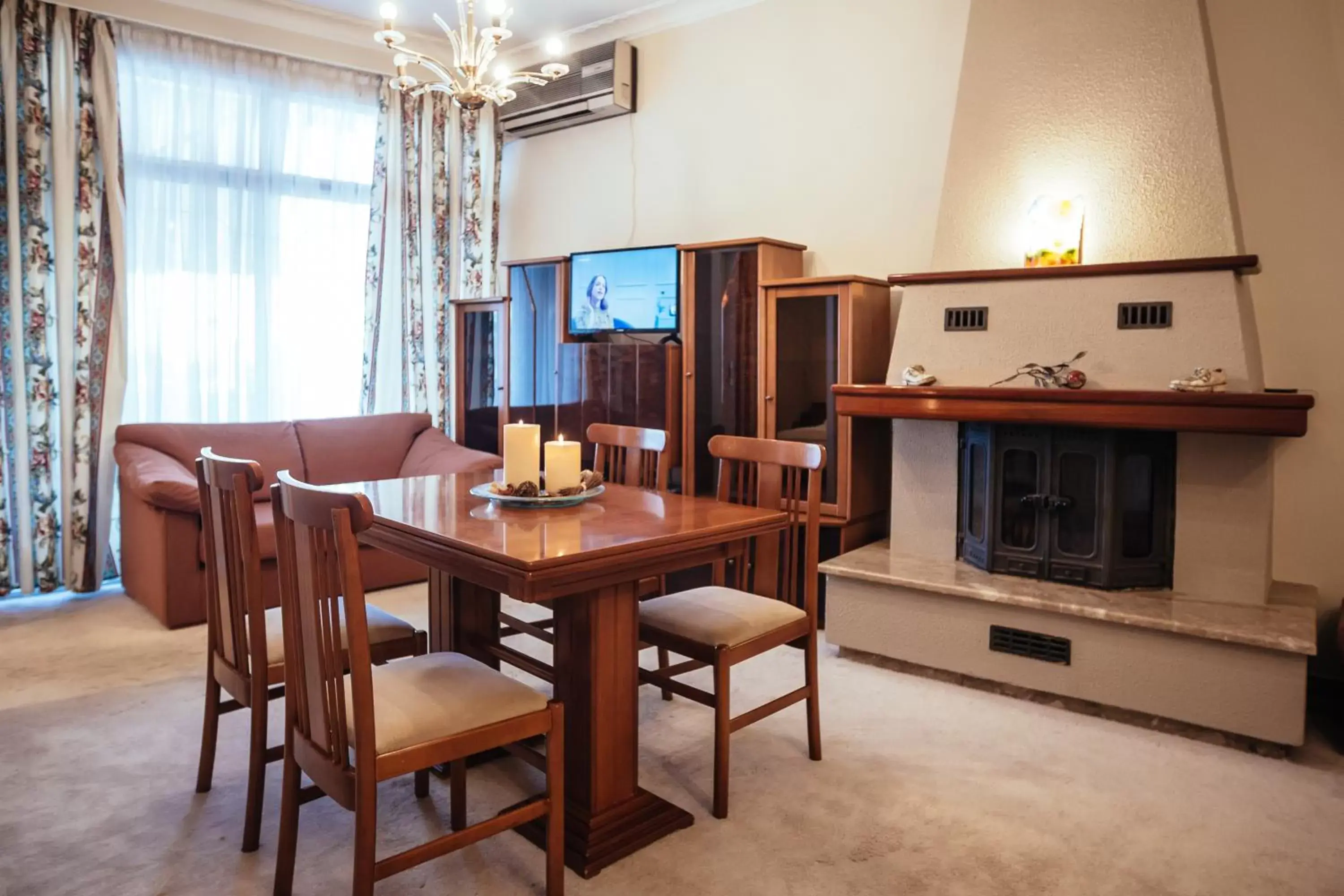 Living room, Lounge/Bar in Ignatia Hotel